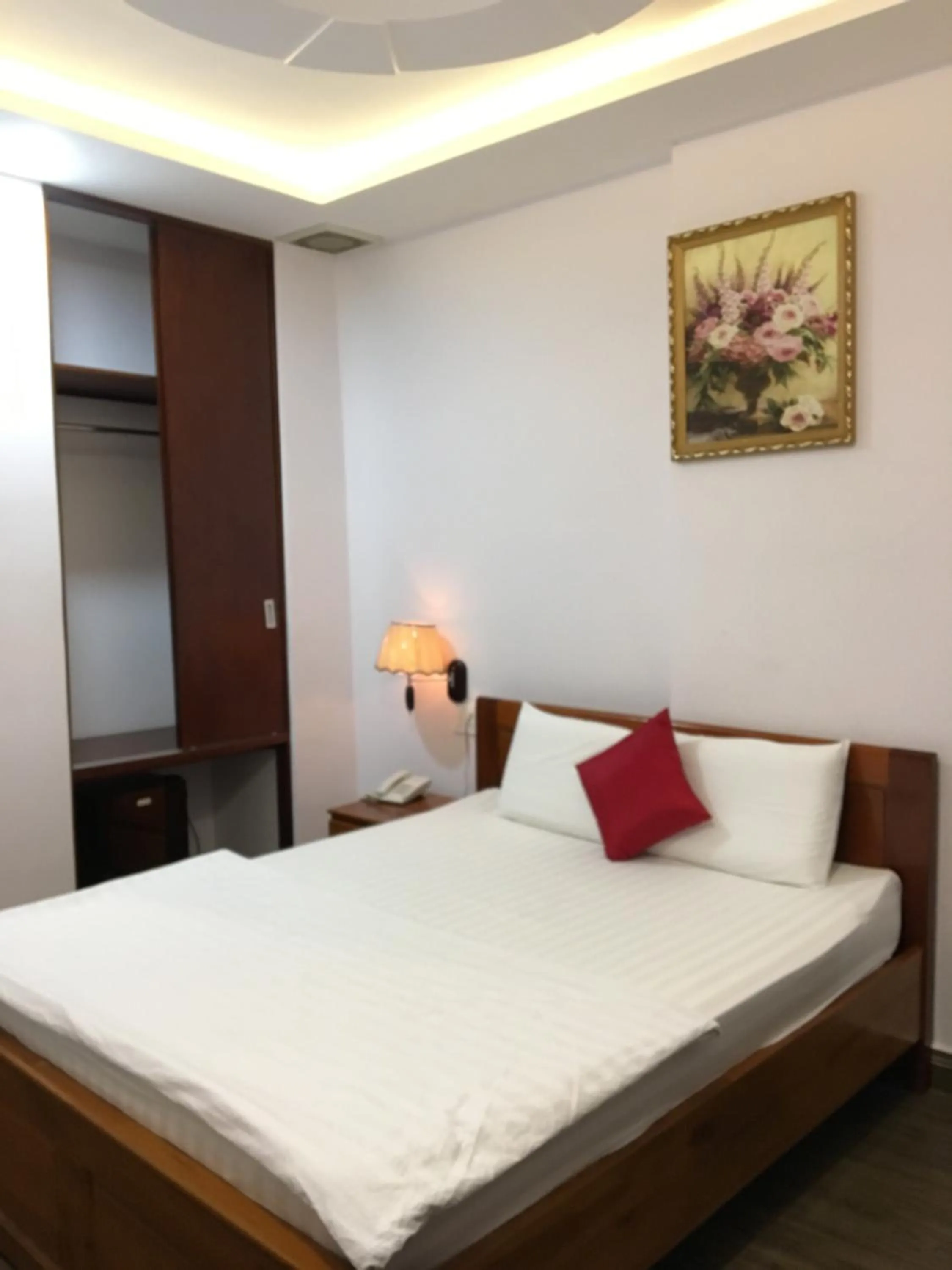 Bed in QUEEN VICTORIA Hotel