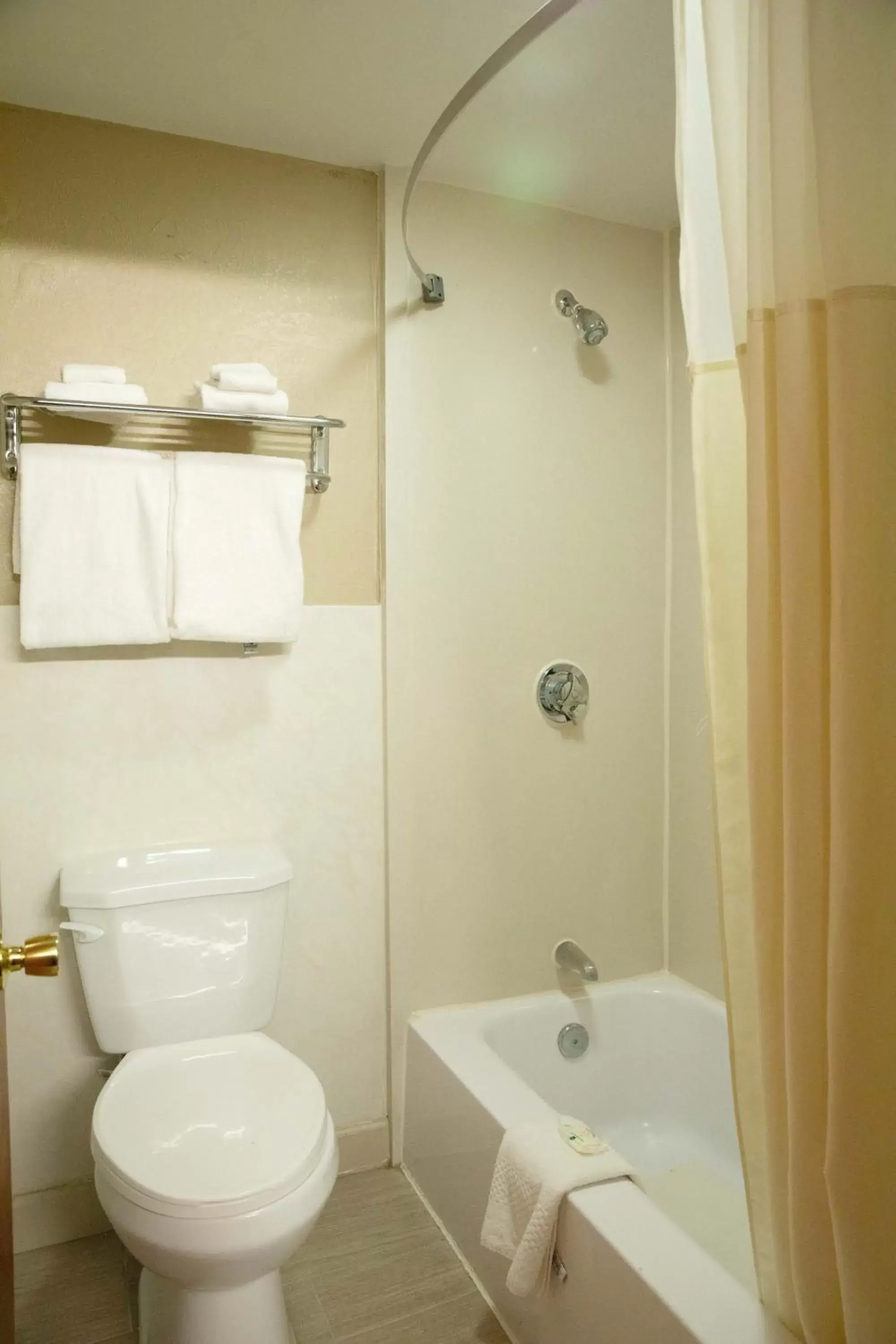 Bathroom in Quality Inn Raynham - Taunton