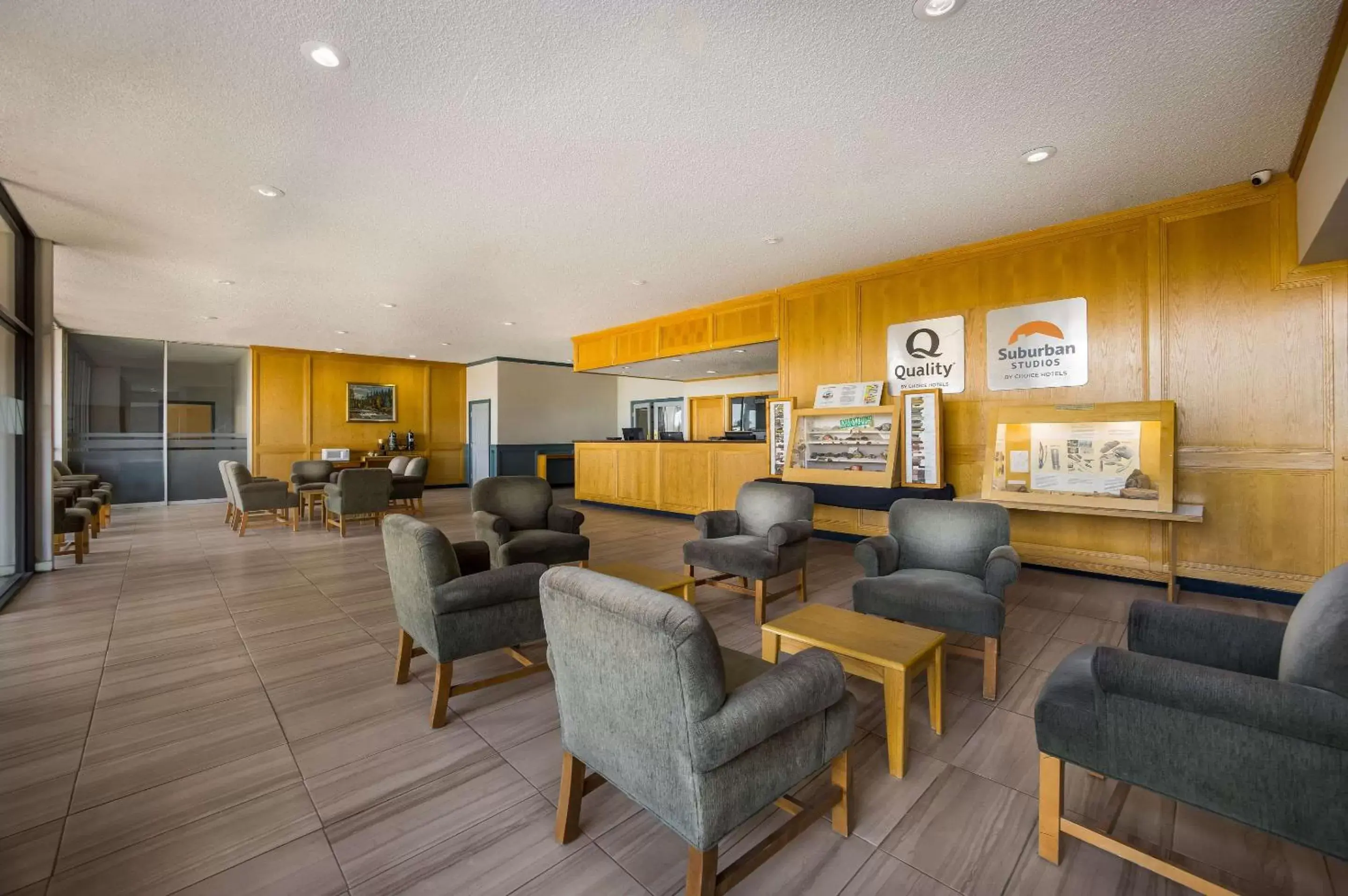 Lobby or reception, Seating Area in Quality Inn & Suites