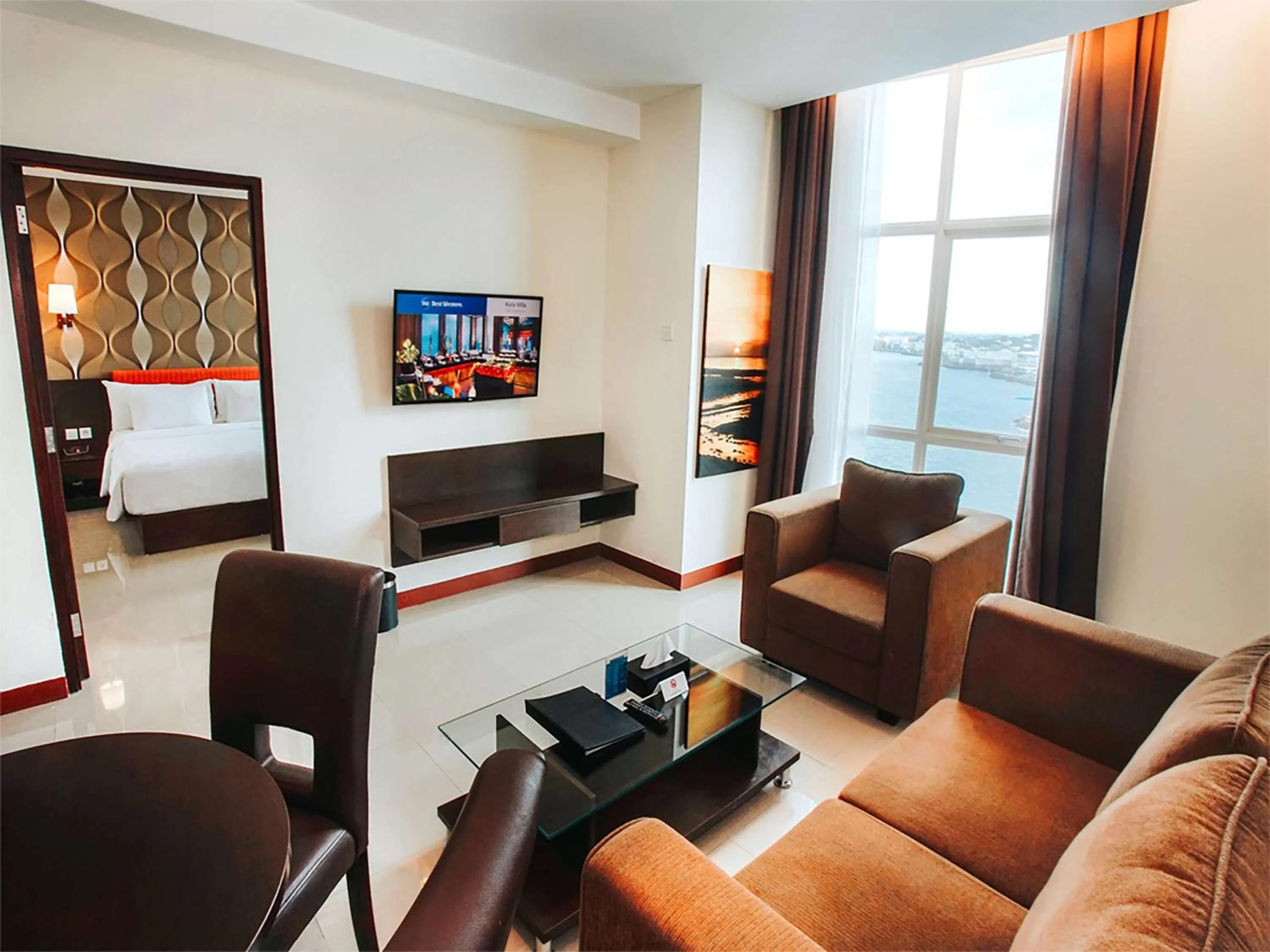 Living room in Best Western The Lagoon Hotel