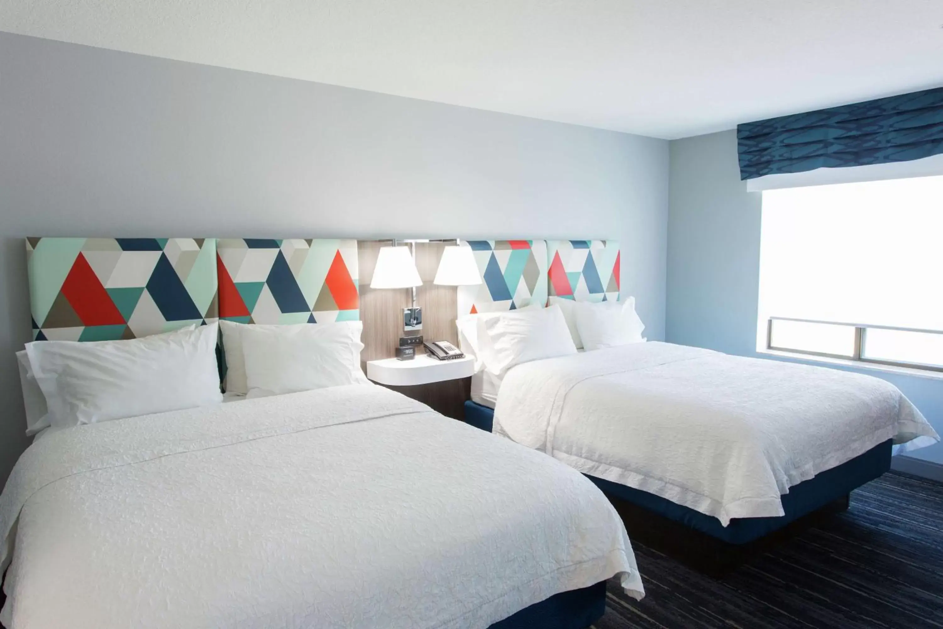 Bed in Hampton Inn & Suites Ankeny