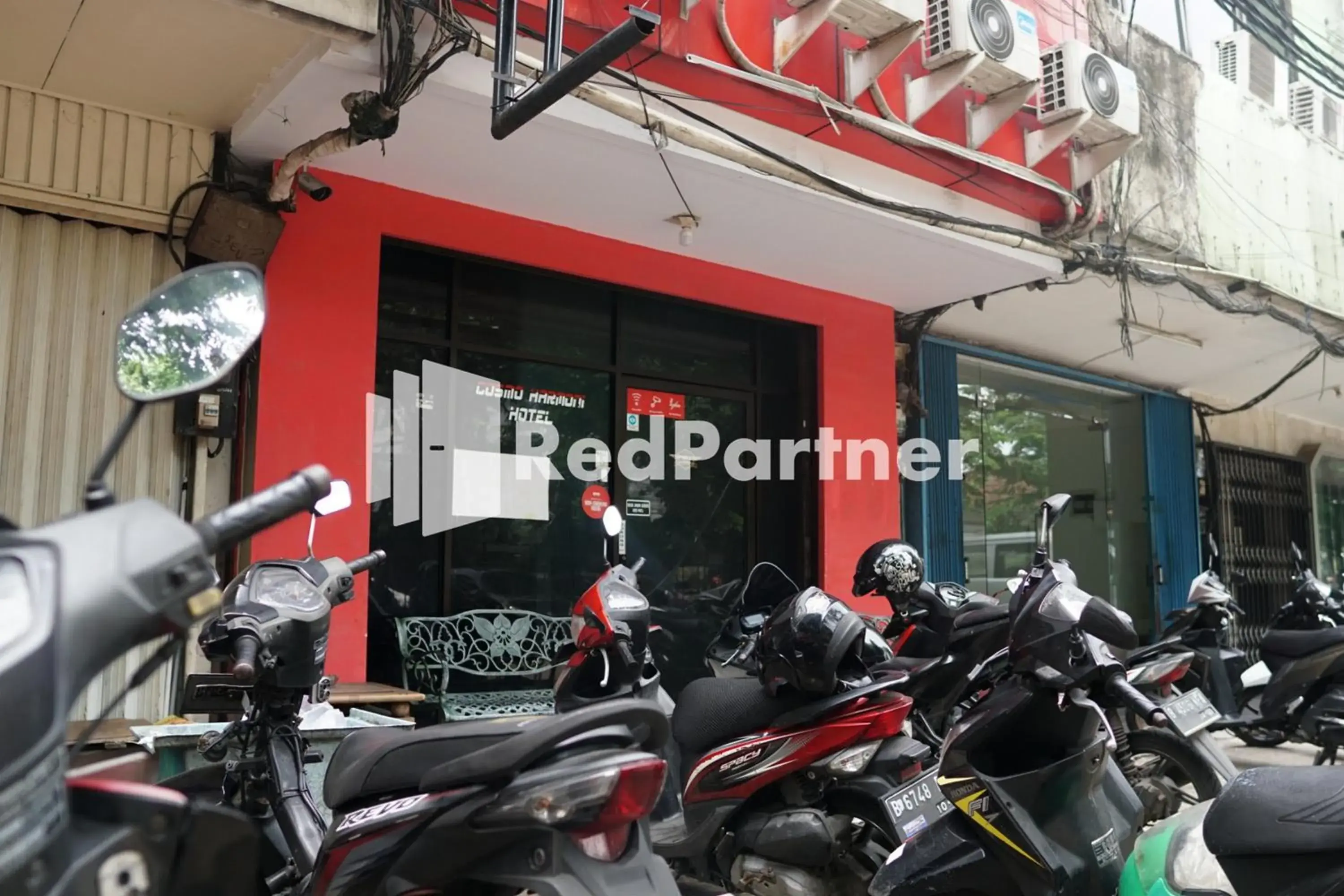 Parking in Cosmo Harmoni RedPartner