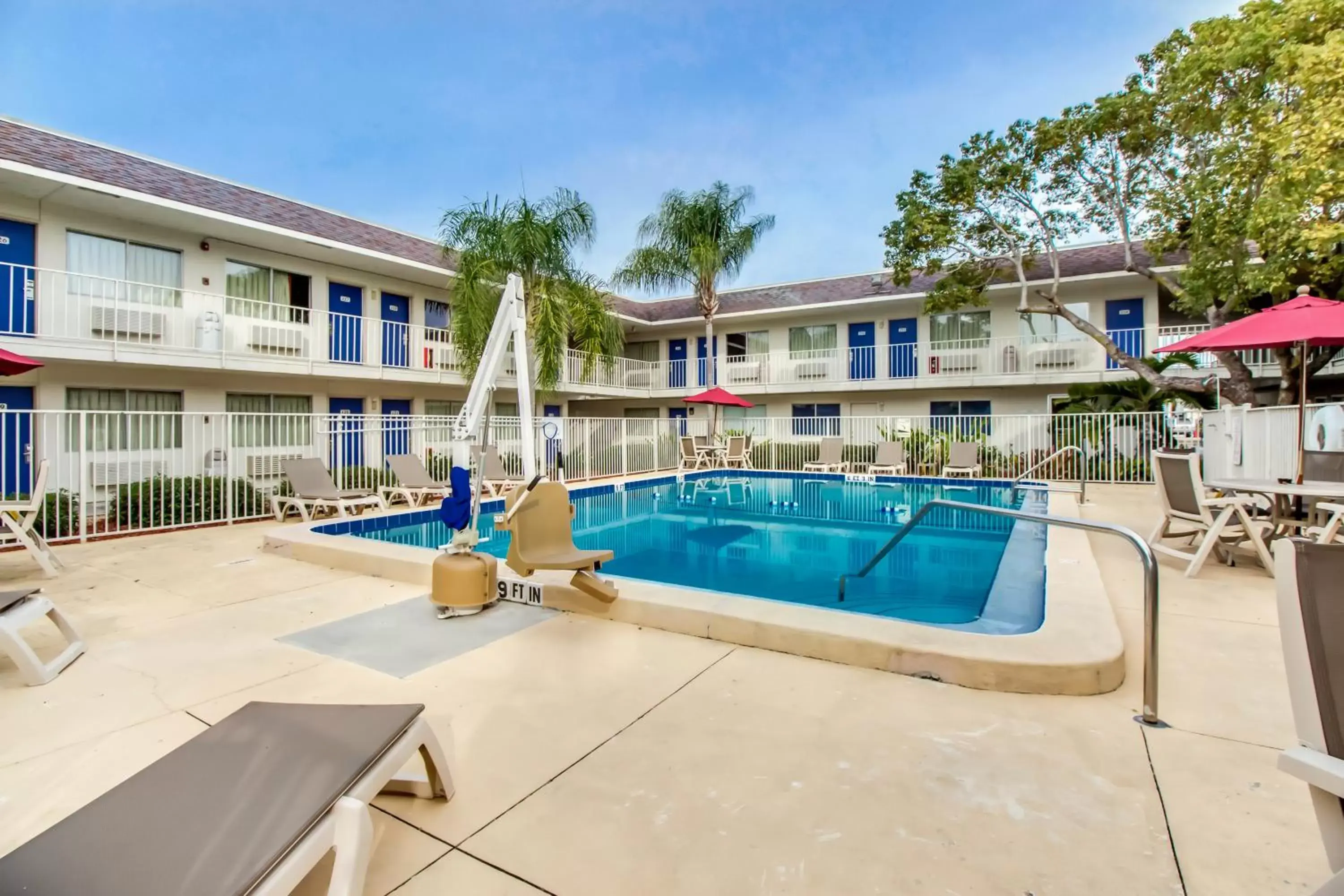 Swimming Pool in Motel 6-Venice, FL