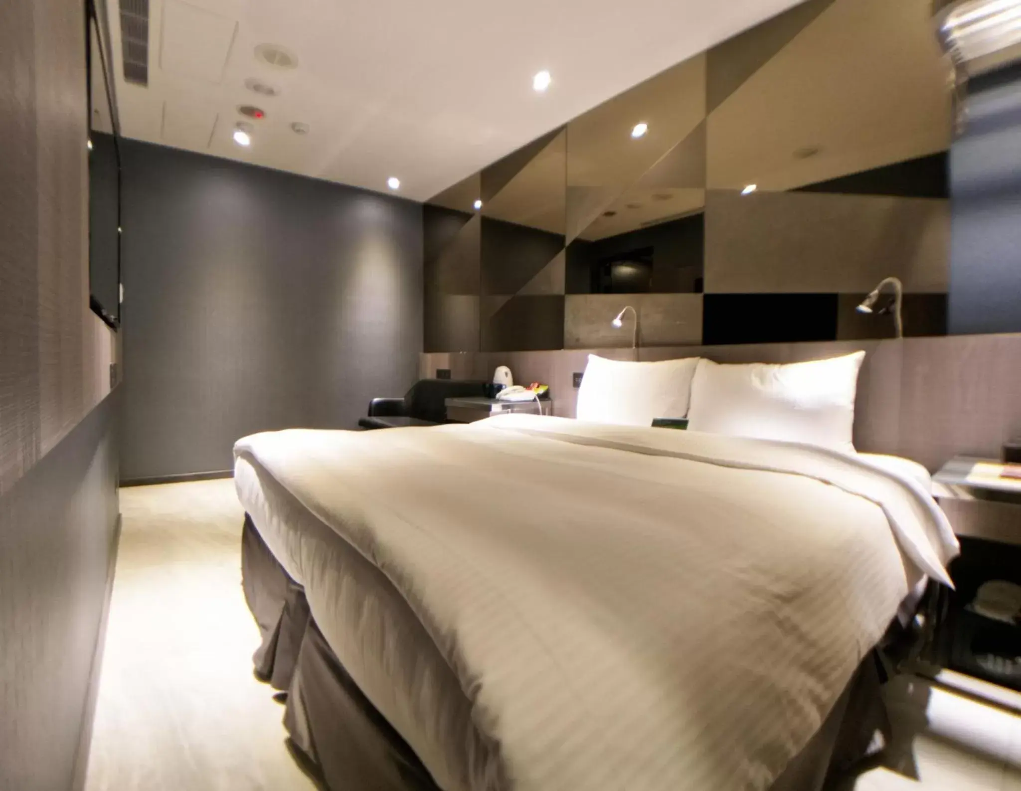 Bedroom, Bed in Beauty Hotels Taipei - B7 Journey