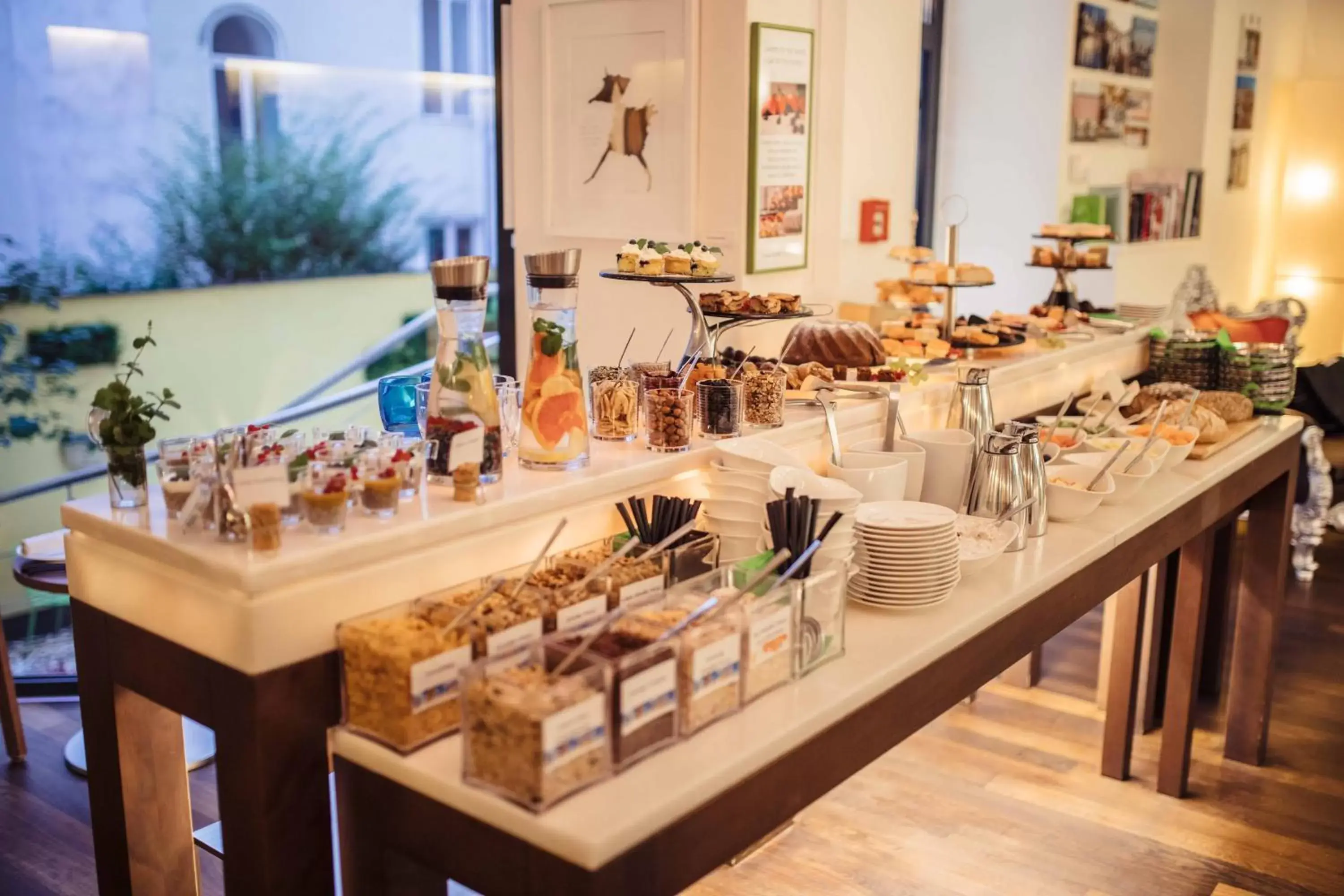 Buffet breakfast in Hotel Rathaus - Wein & Design Buffet breakfast in Hotel Rathaus - Wein & Design