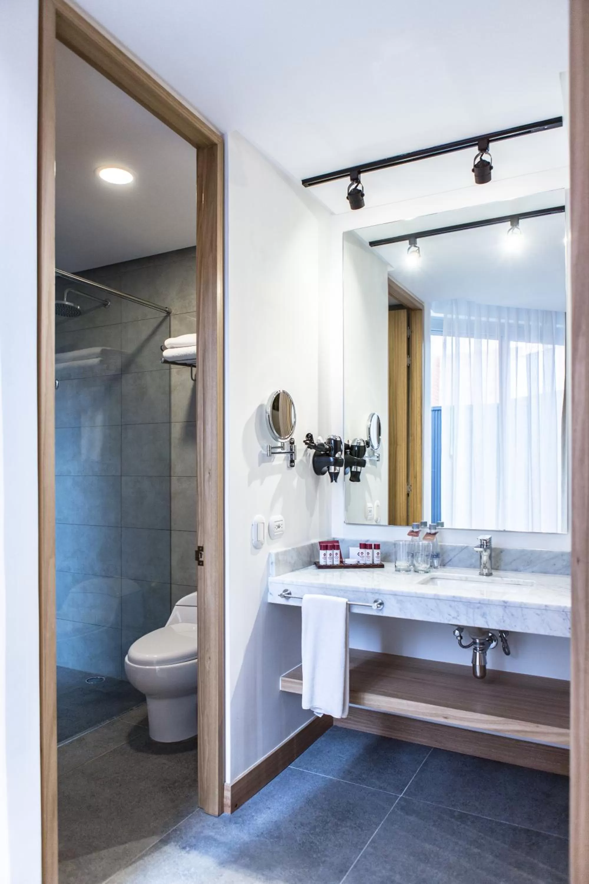 Bathroom in Best Western Plus 93 Park Hotel