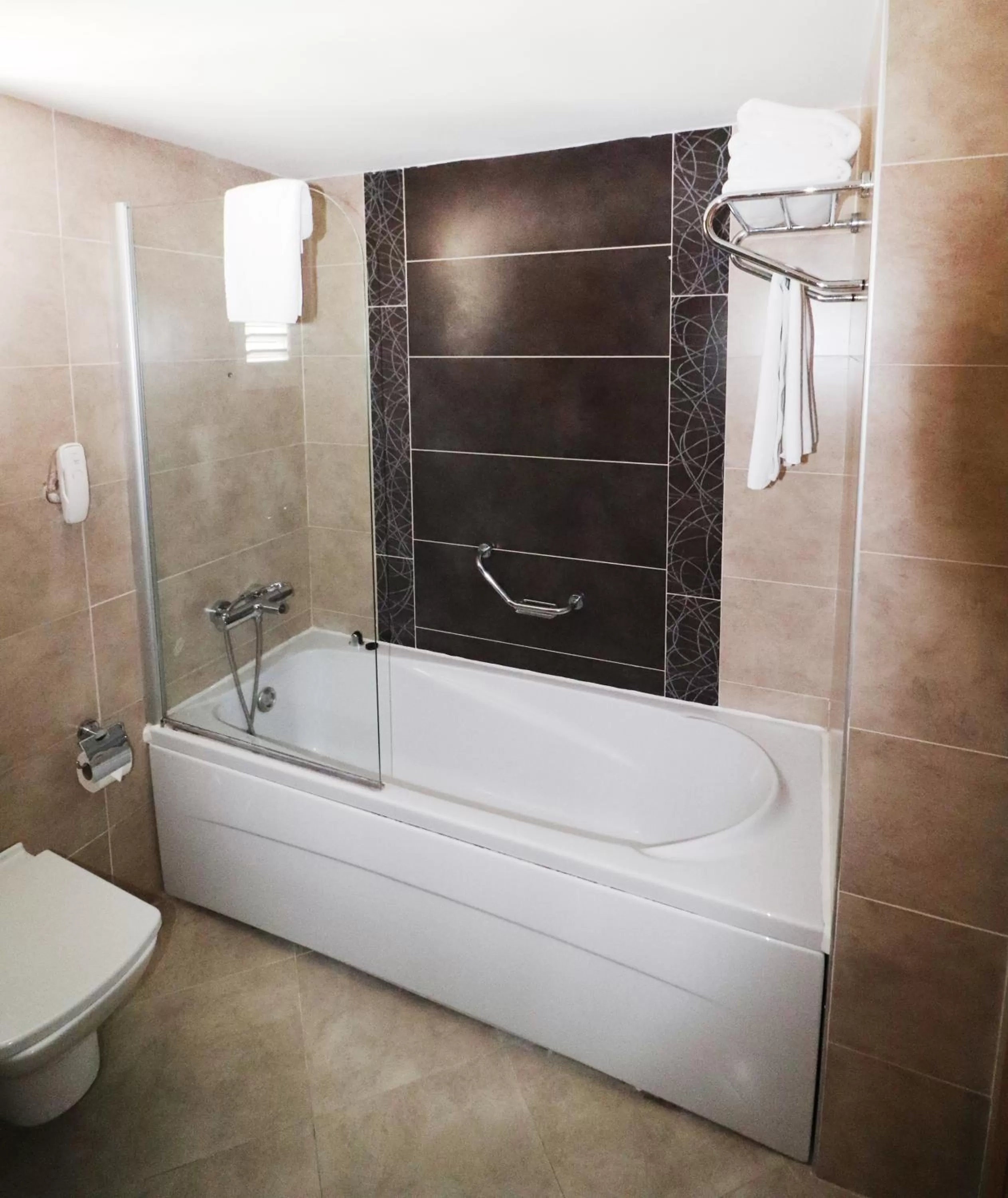 Bathroom in La Quinta by Wyndham Bodrum