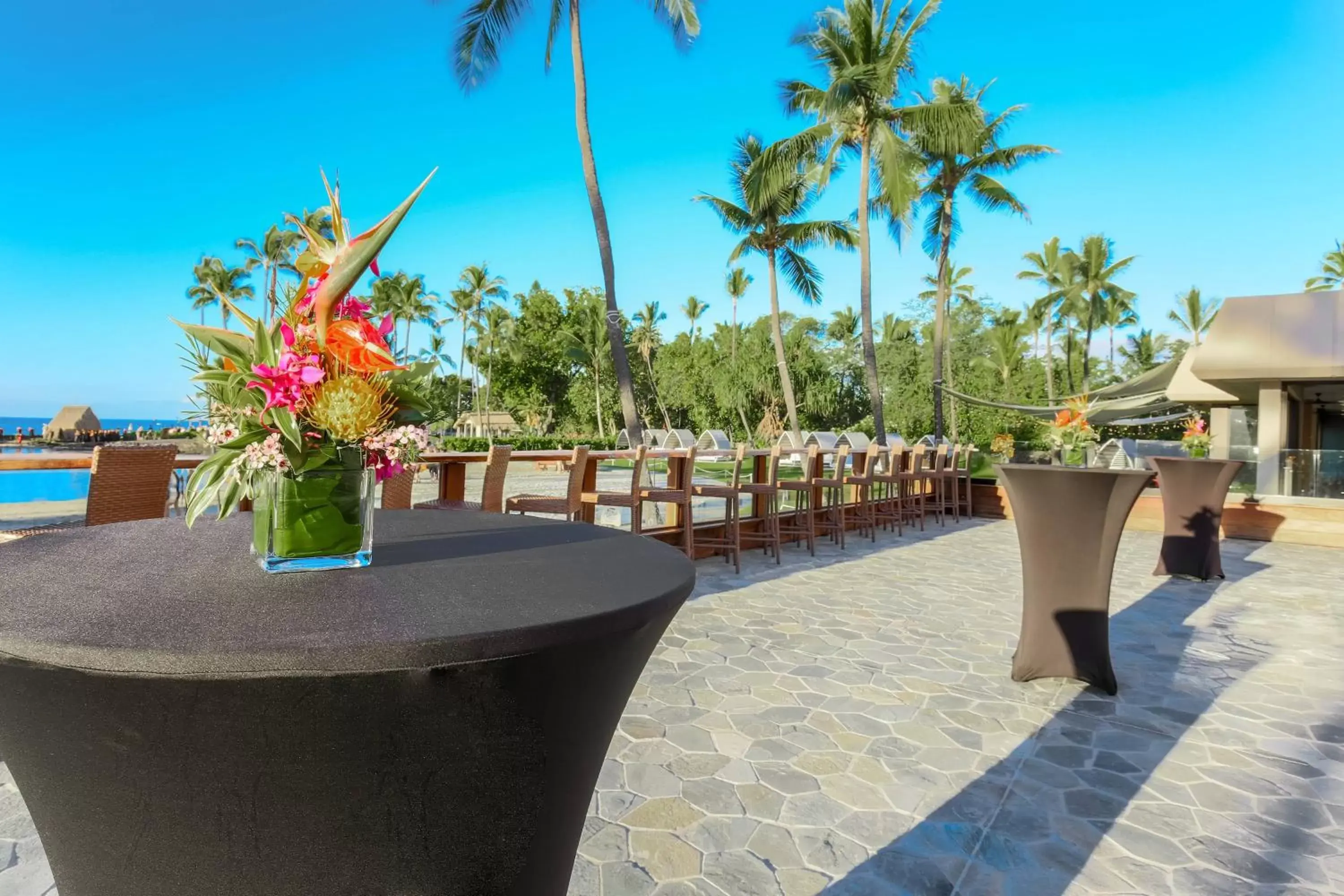 Swimming pool in Courtyard by Marriott King Kamehameha's Kona Beach Hotel