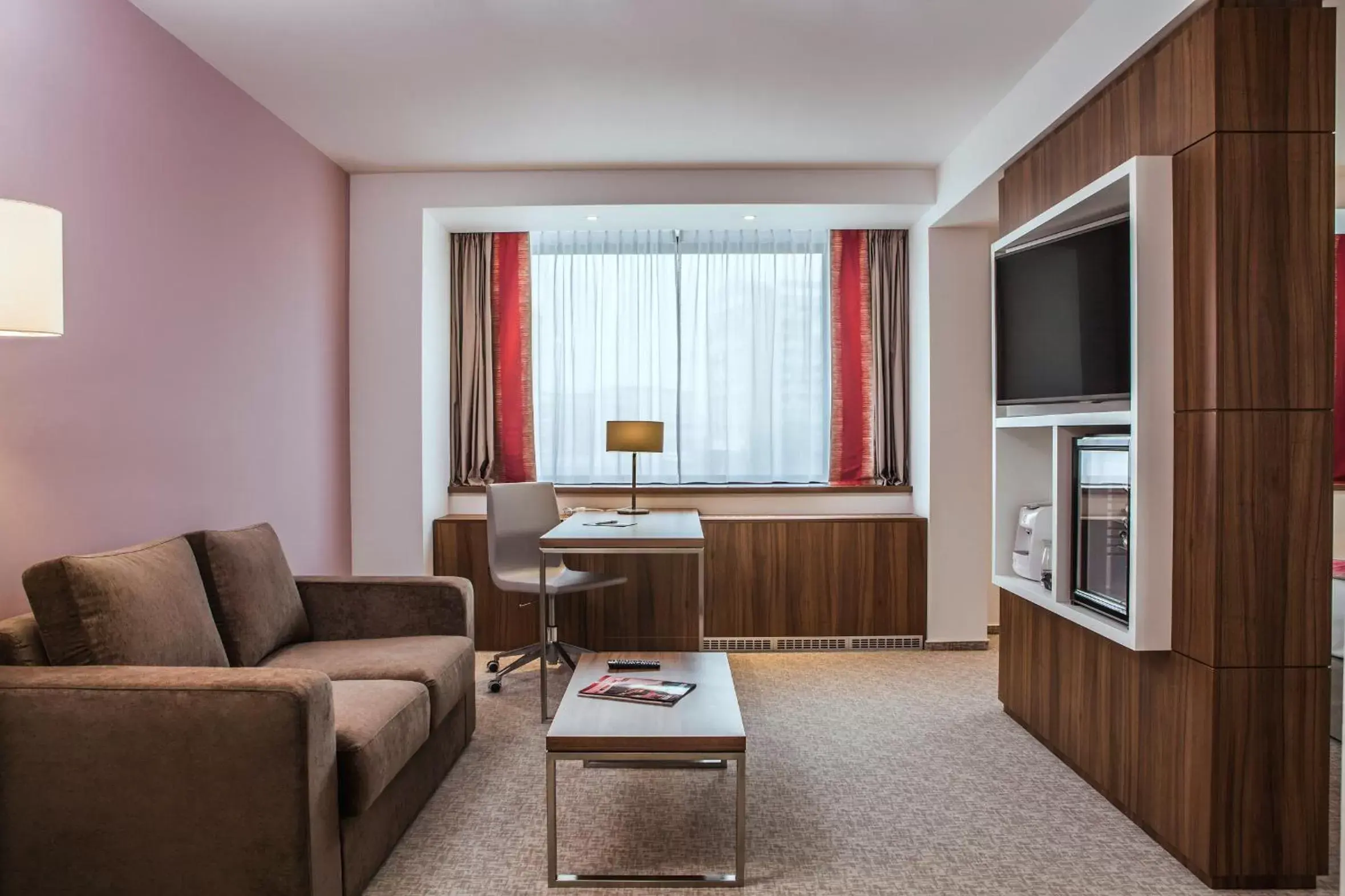 Living room, Seating Area in Ramada Plaza Craiova