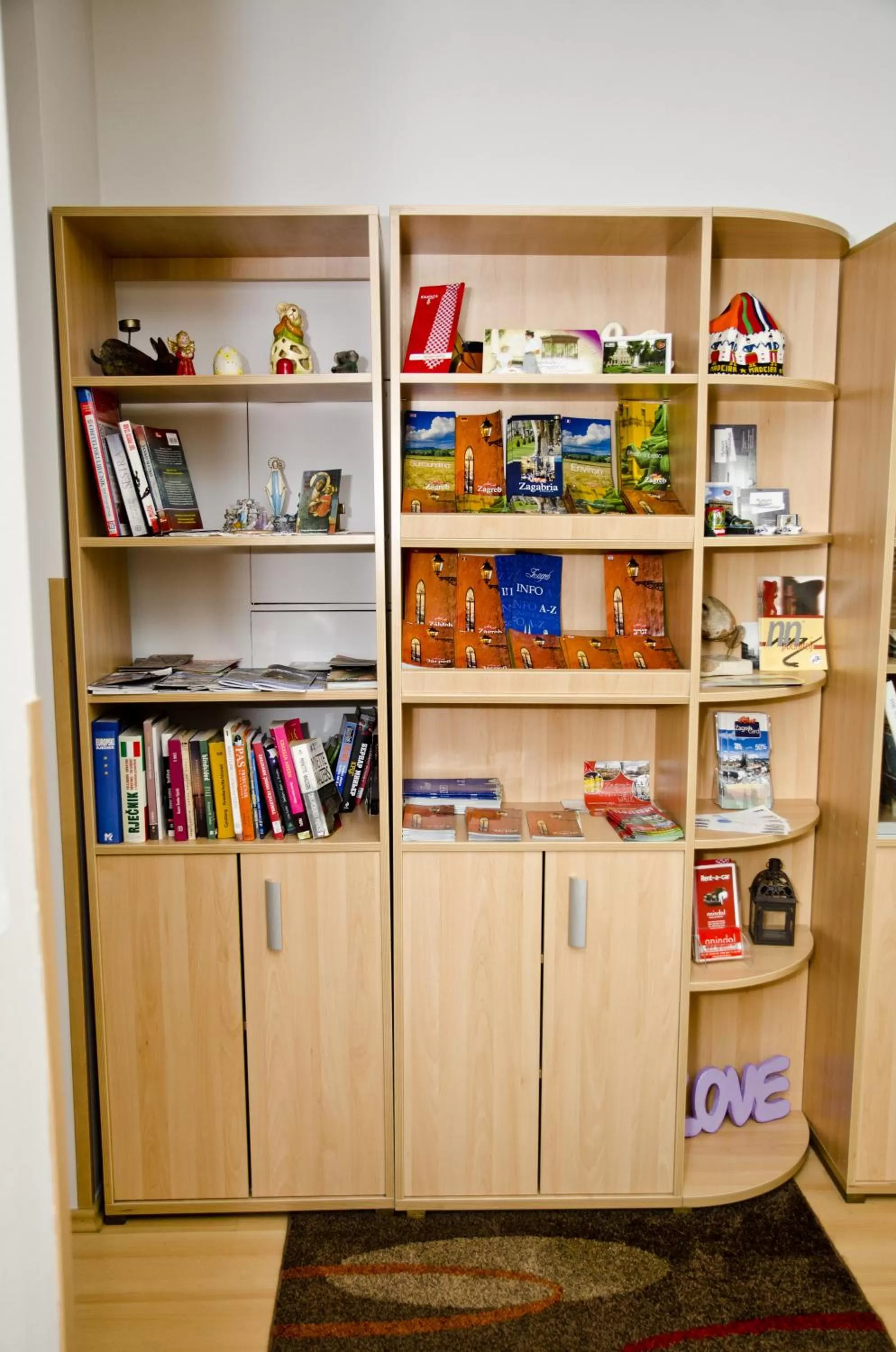 Library in Hotel Fala Zagreb