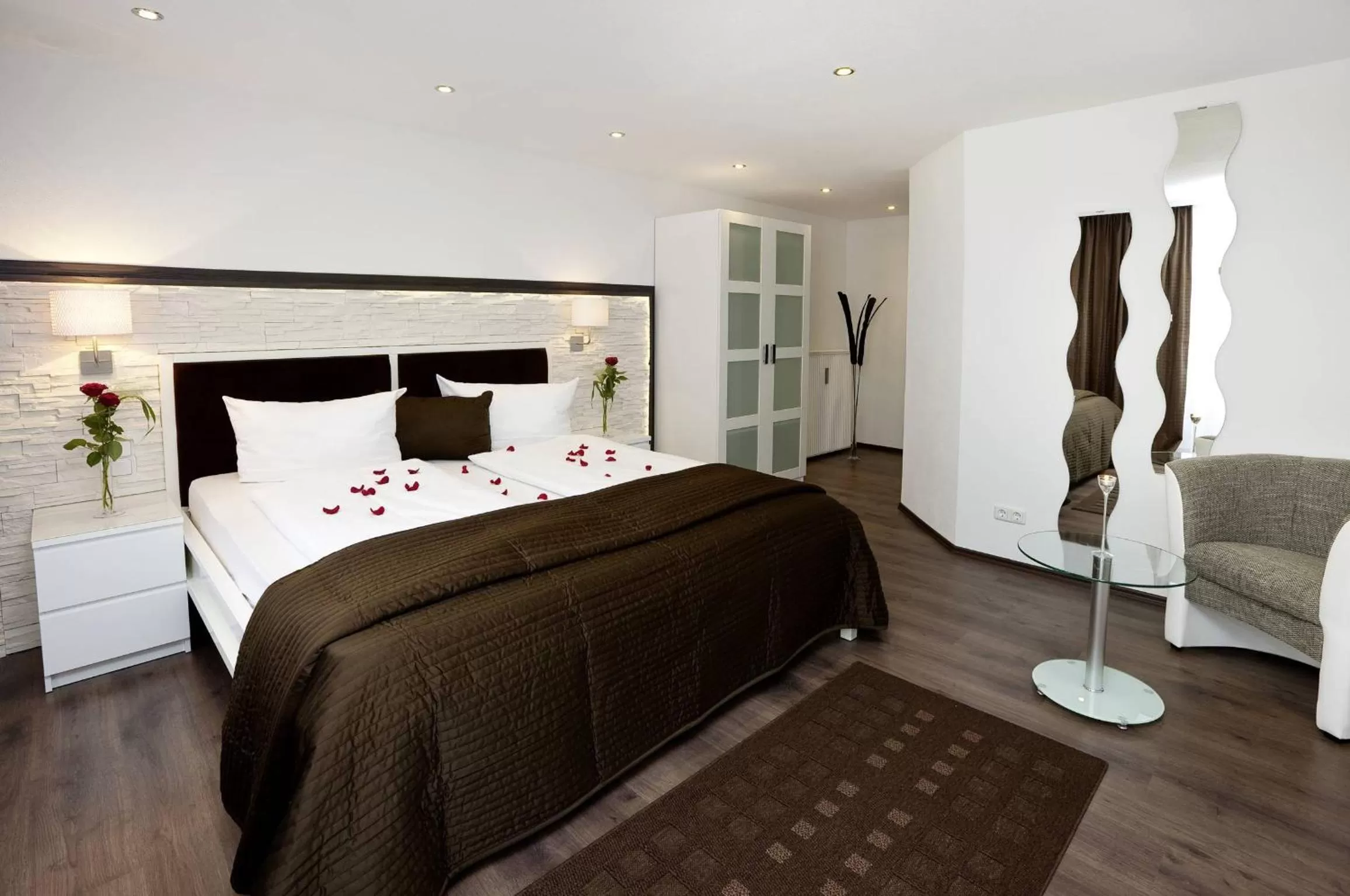 Photo of the whole room, Bed in City Apart Hotel Füssen