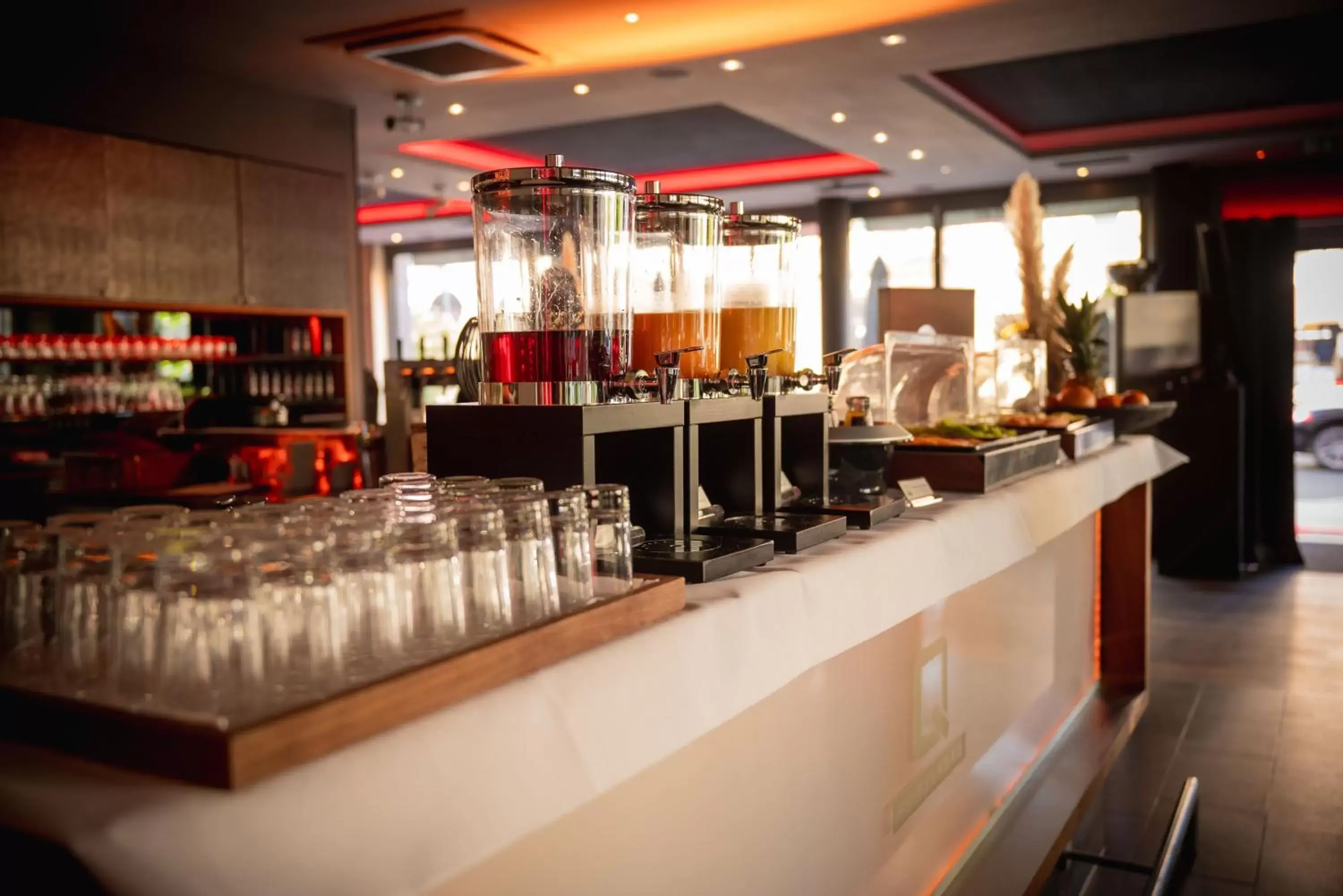 Buffet breakfast, Restaurant/Places to Eat in Qube Hotel Bergheim