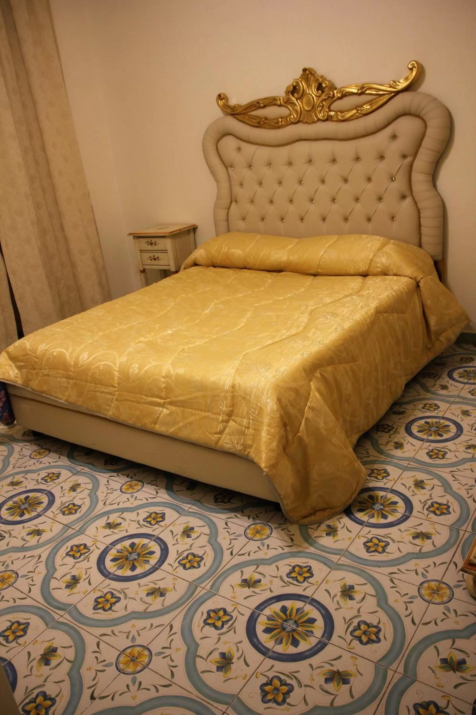 Bed in beb rosy central station