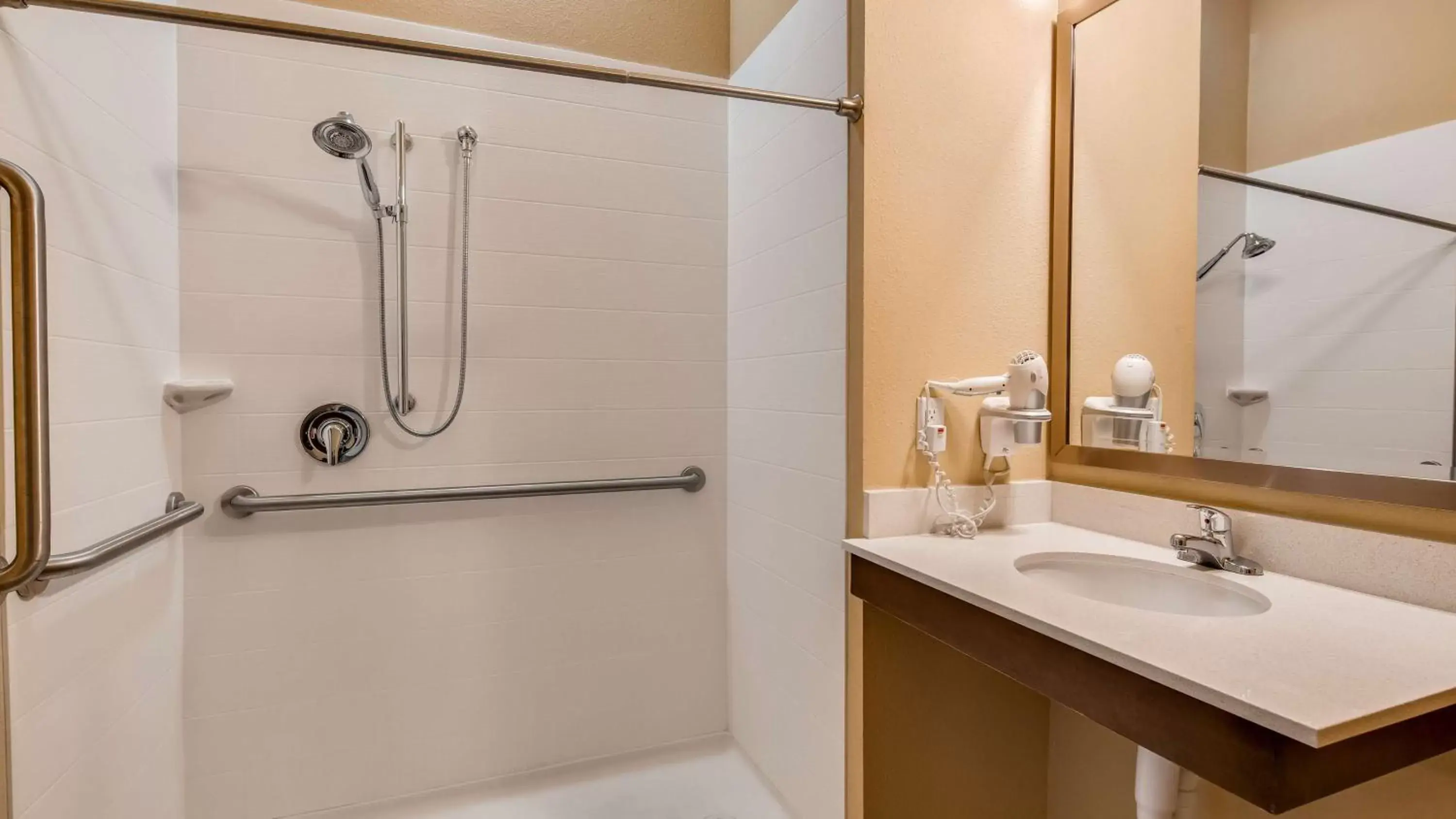 Bathroom in Best Western St. Louis Airport North Hotel & Suites