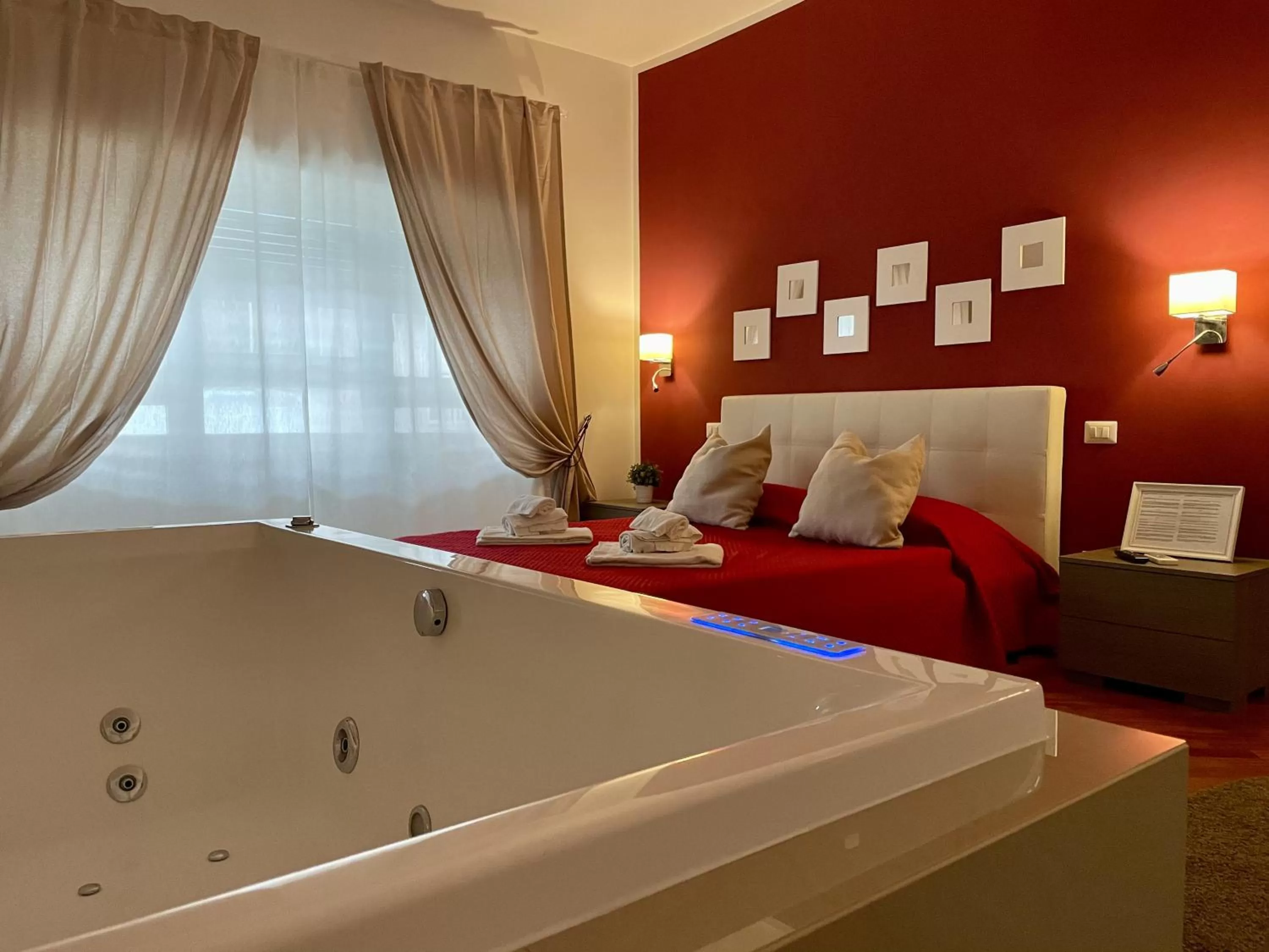 Bed in Le Coq Suites