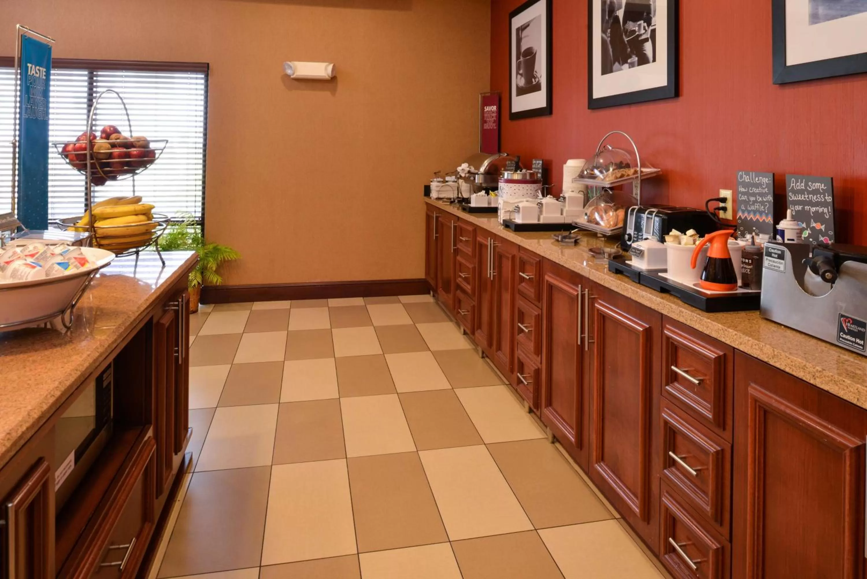 Breakfast in Hampton Inn by Hilton Litchfield