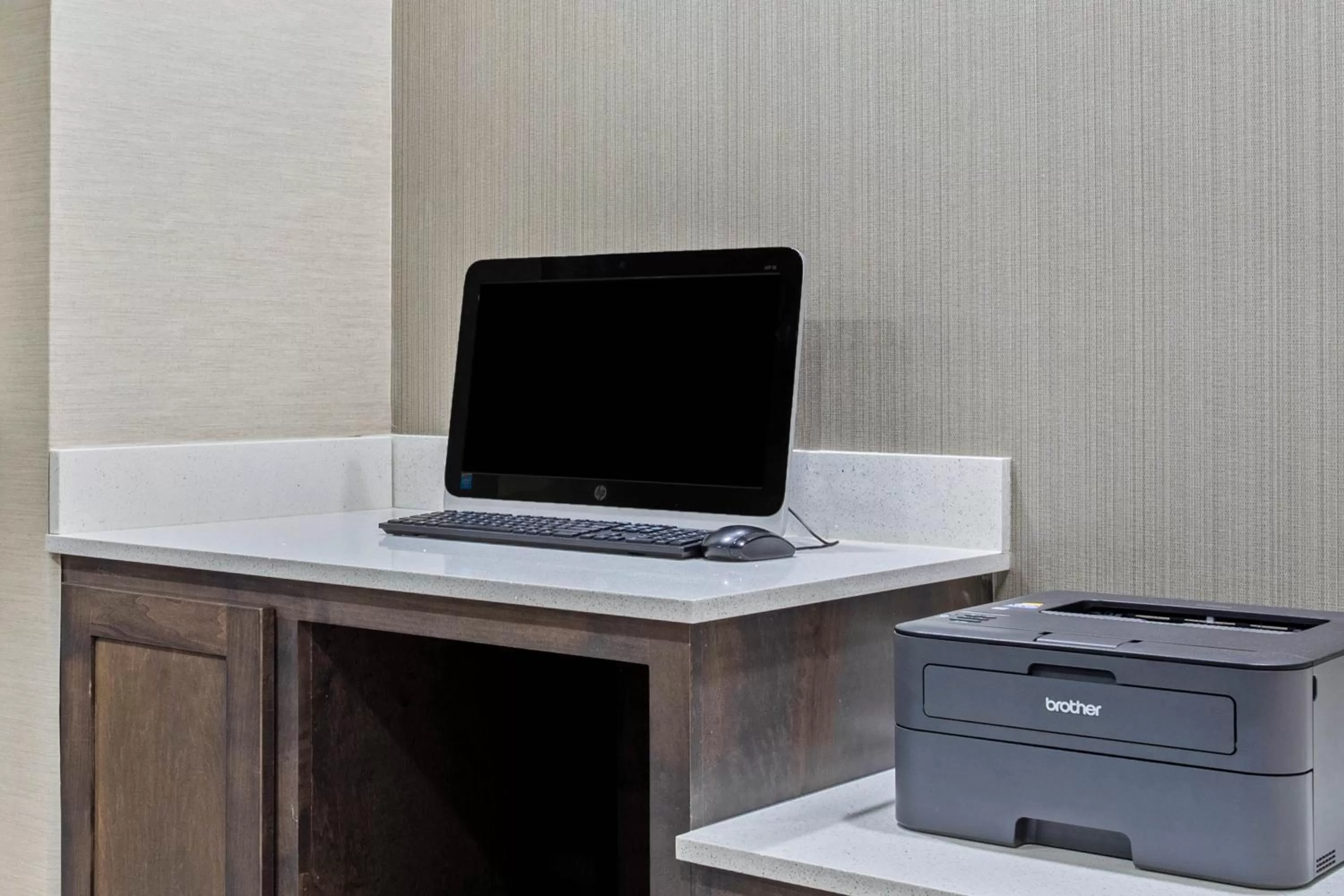 Business facilities in La Quinta by Wyndham Hopkinsville