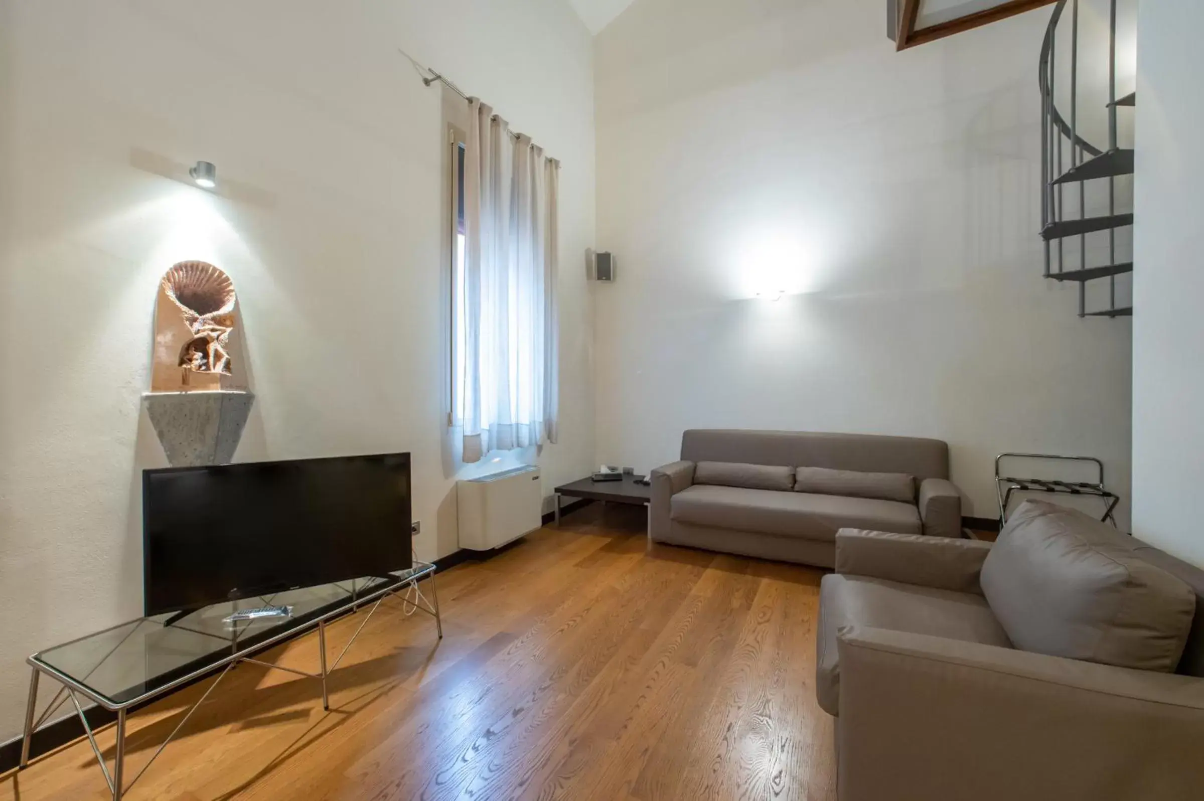 TV and multimedia, Seating Area in Hotel Annunziata