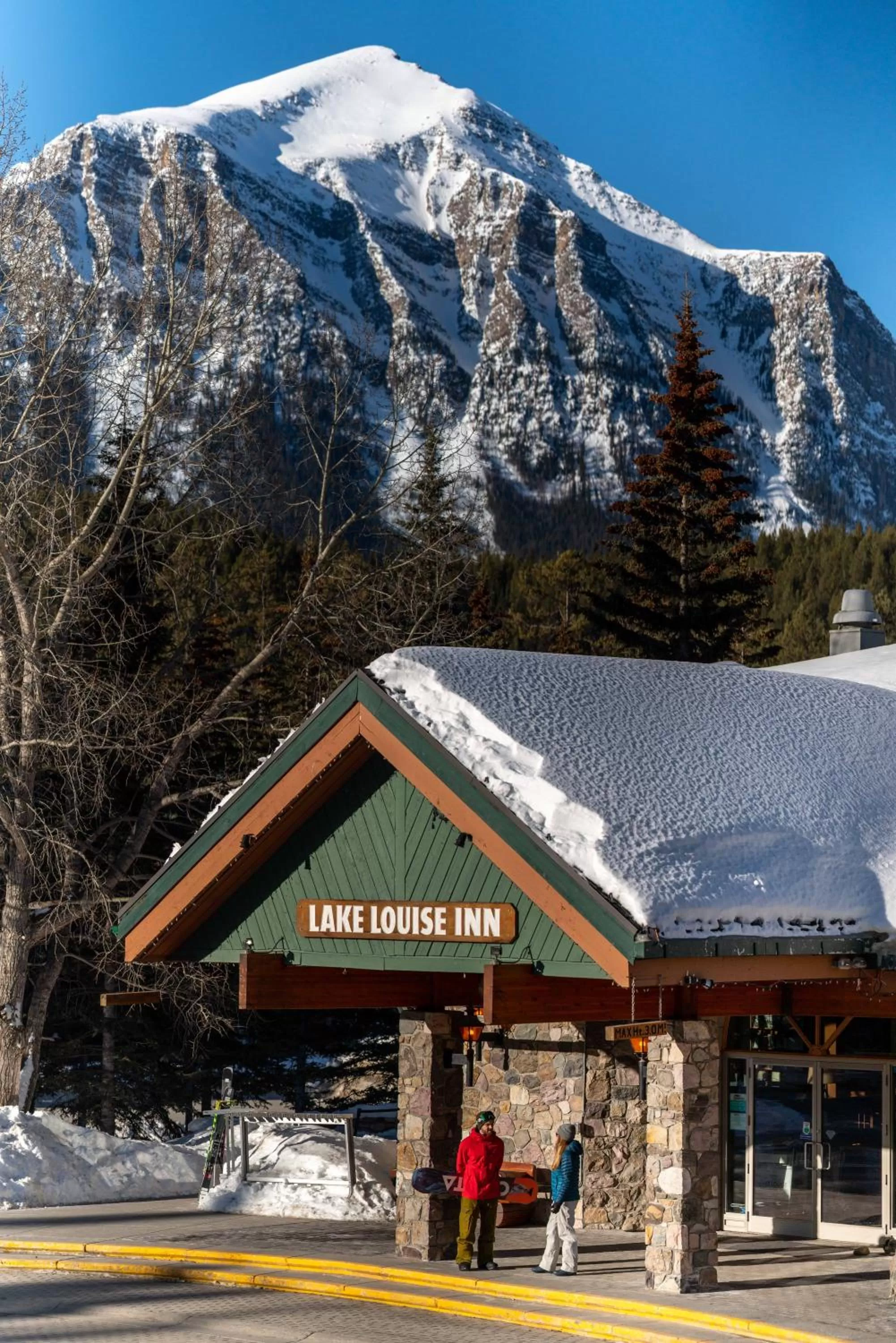 Lobby or reception in Lake Louise Inn