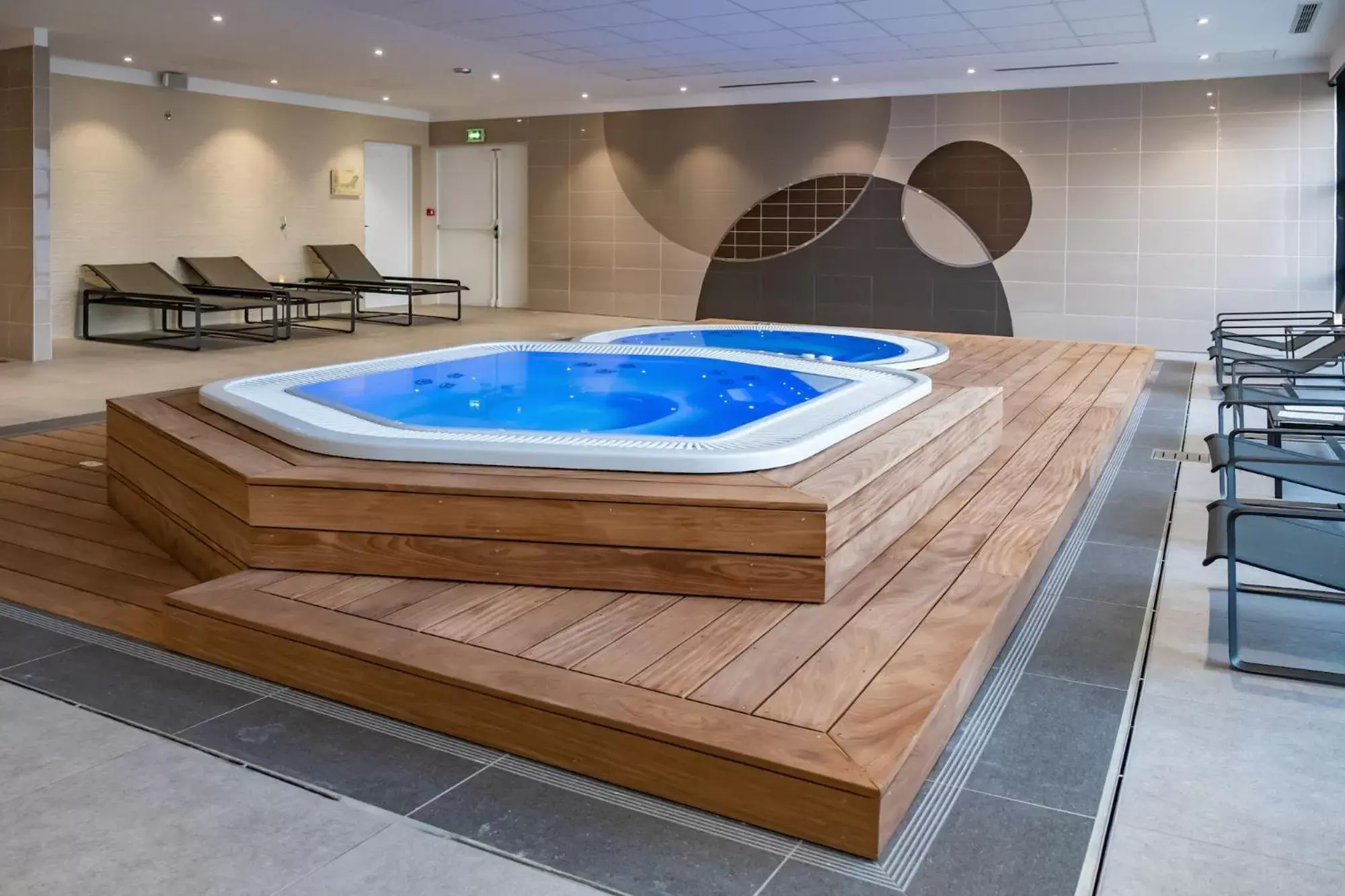 Spa and wellness centre/facilities, Swimming Pool in Novotel Saint-Quentin en Yvelines