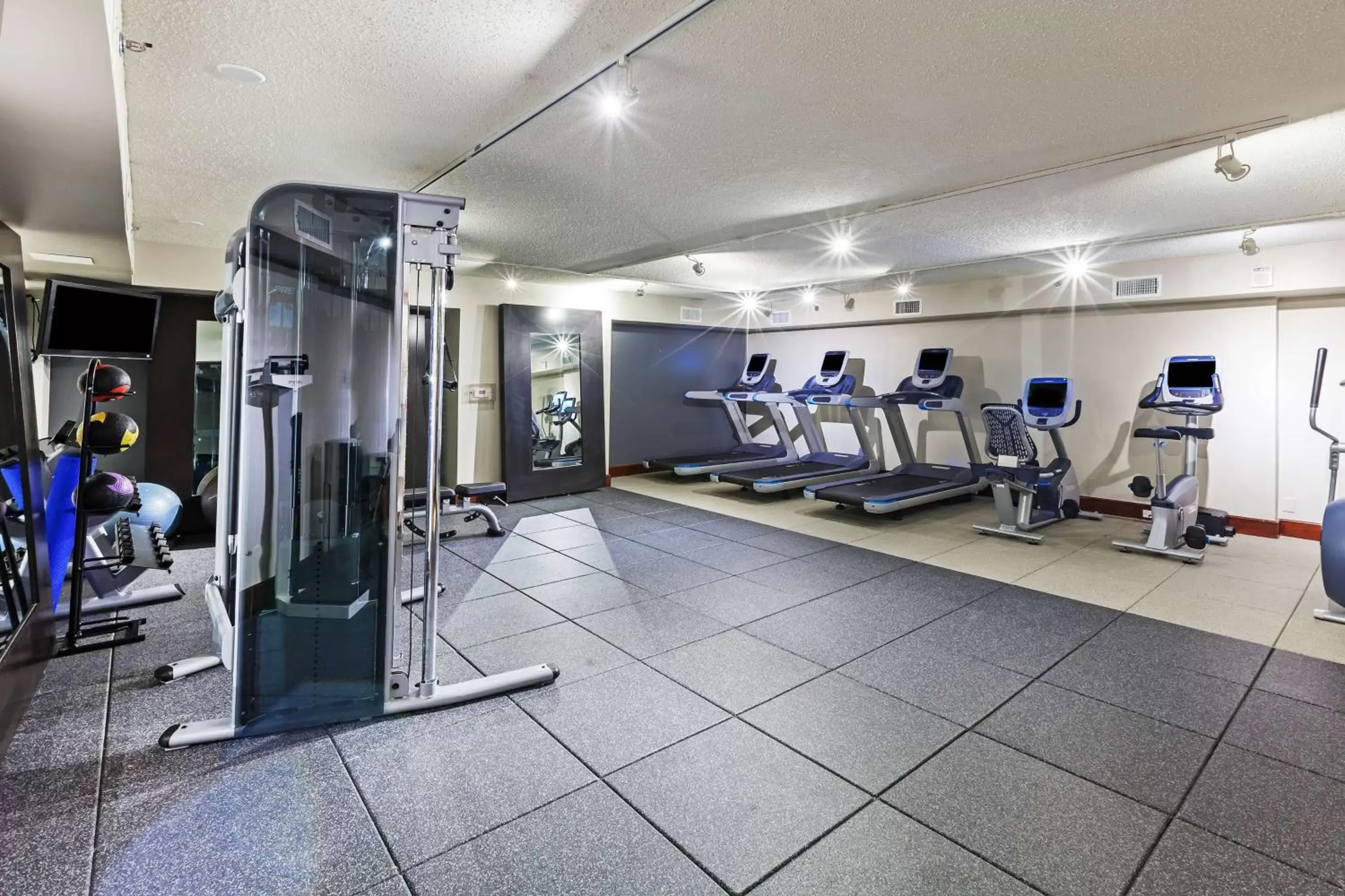 Fitness centre/facilities in Hilton Waco Fitness centre/facilities in Hilton Waco