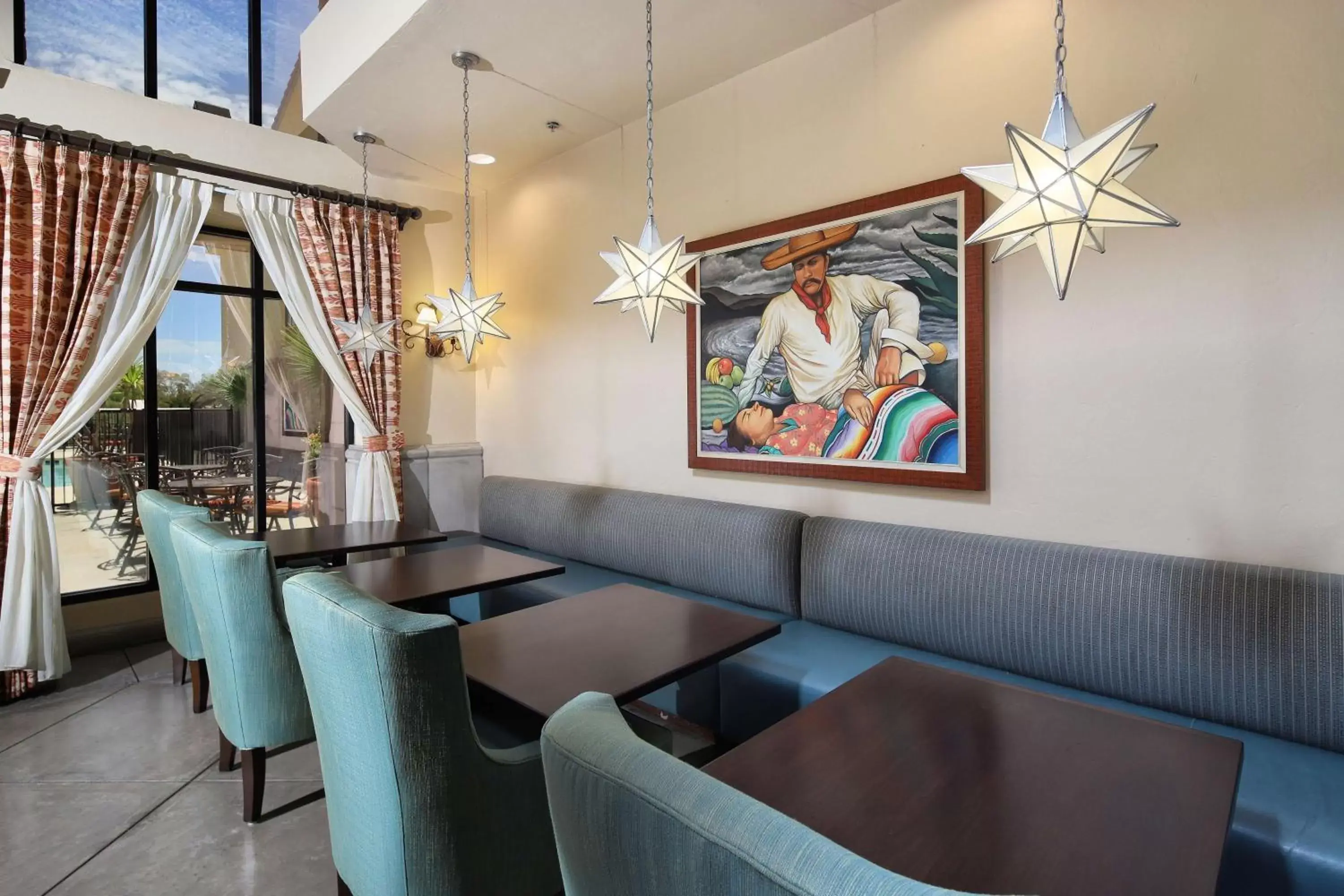 Breakfast, Lounge/Bar in Hampton Inn & Suites Tucson Mall