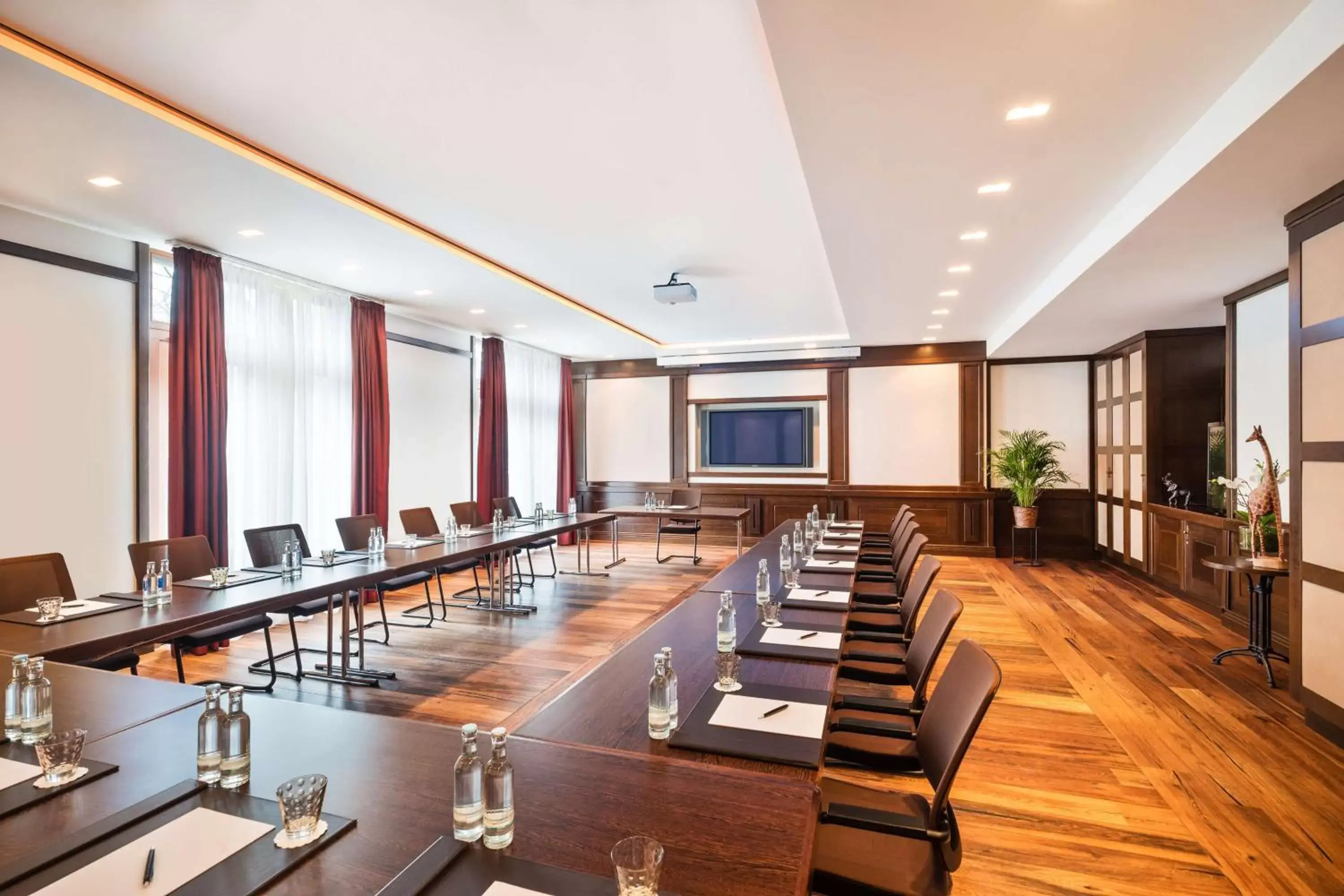 Meeting/conference room in Lindner Hotel Hamburg Hagenbeck, part of JdV by Hyatt
