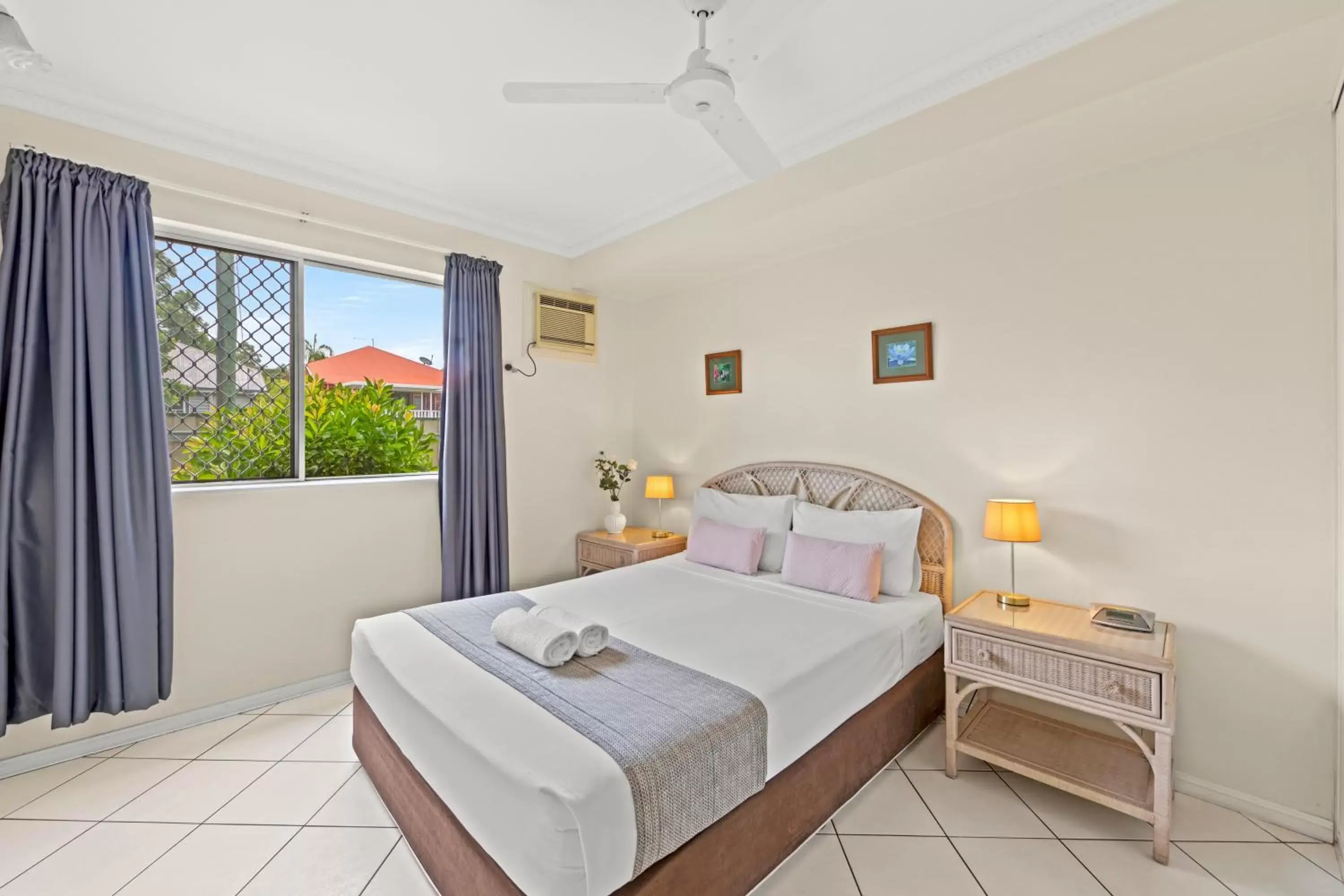 Bedroom, Bed in Koala Court Holiday Apartments