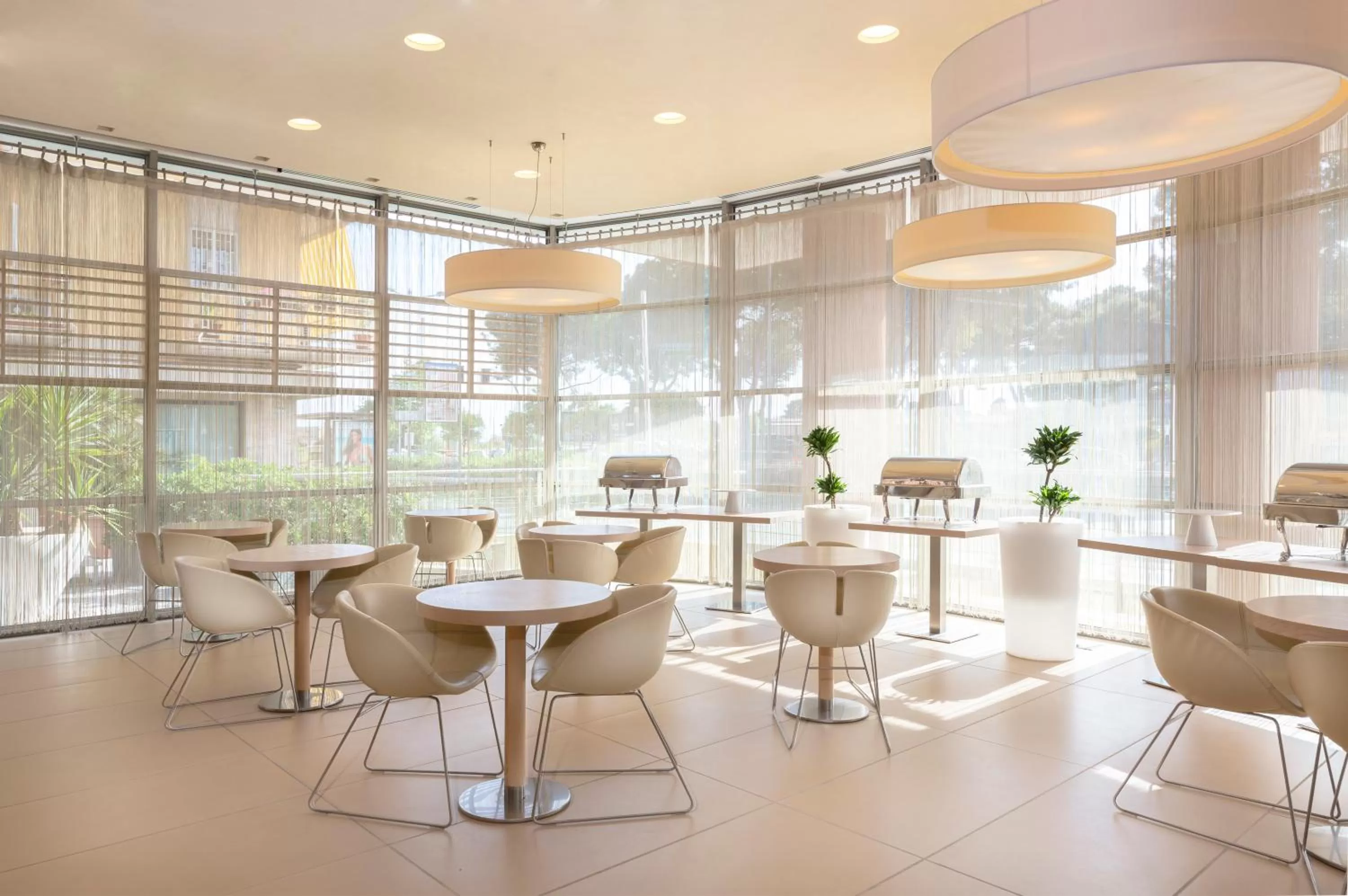 Lounge or bar in Hotel Mercure Siracusa