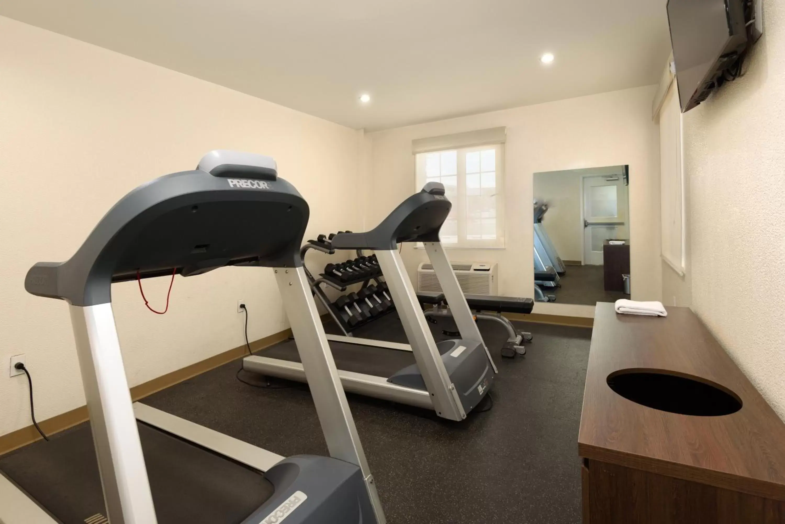 Fitness centre/facilities, Fitness Center/Facilities in Extended Suites Saltillo Galerías