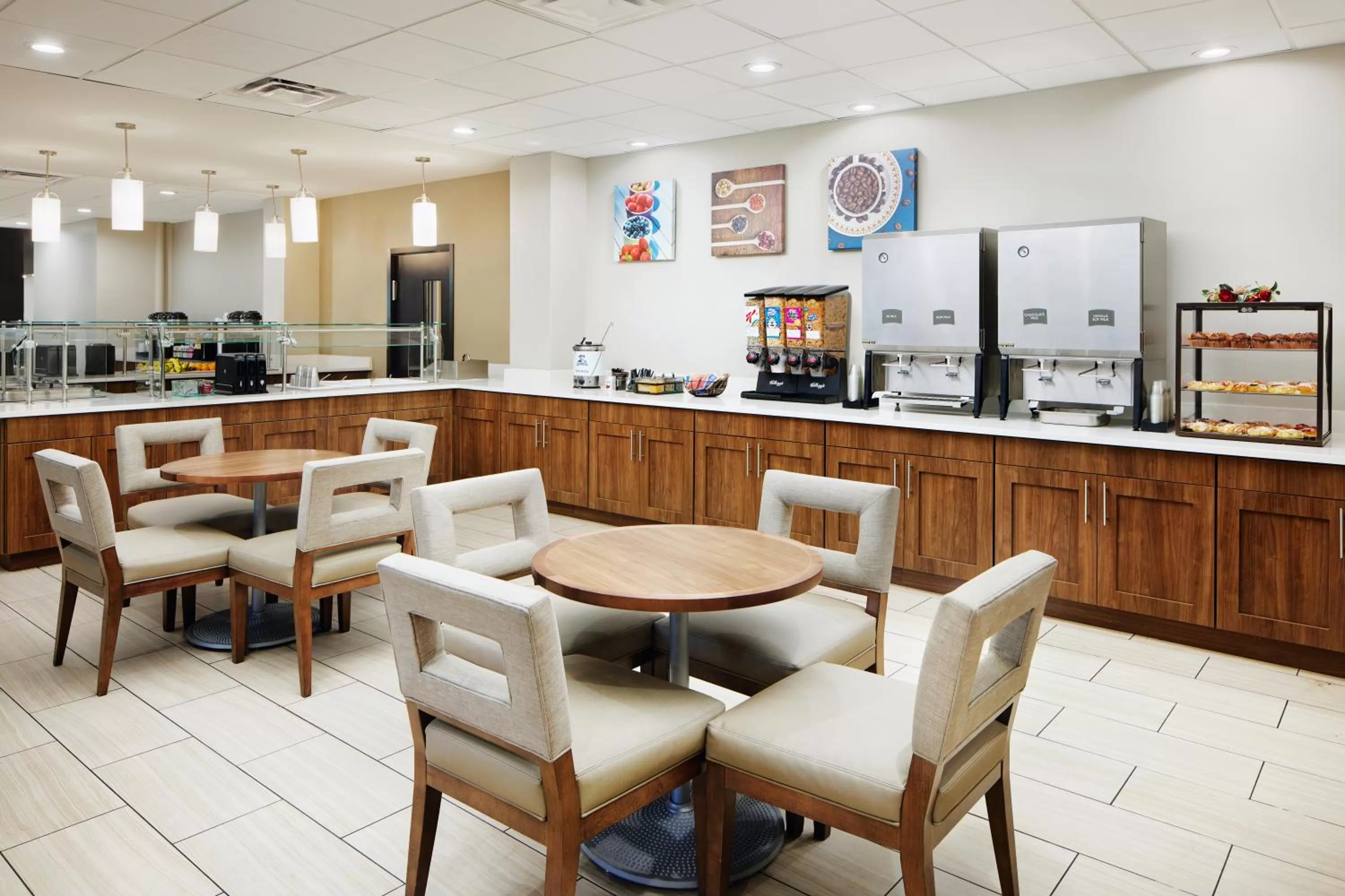 Restaurant/places to eat in Staybridge Suites Orlando Royale Parc Suites by IHG
