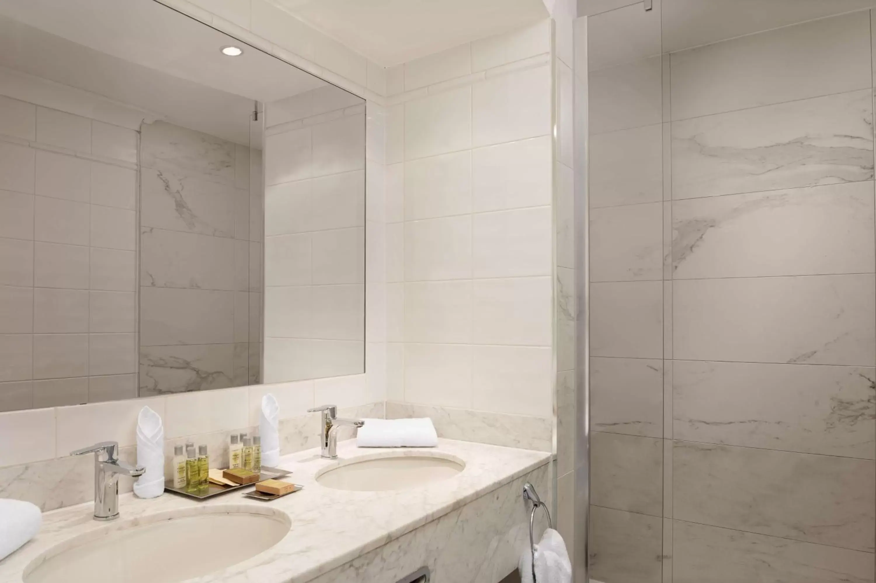 Bathroom in Hilton Birmingham Metropole Hotel Bathroom in Hilton Birmingham Metropole Hotel