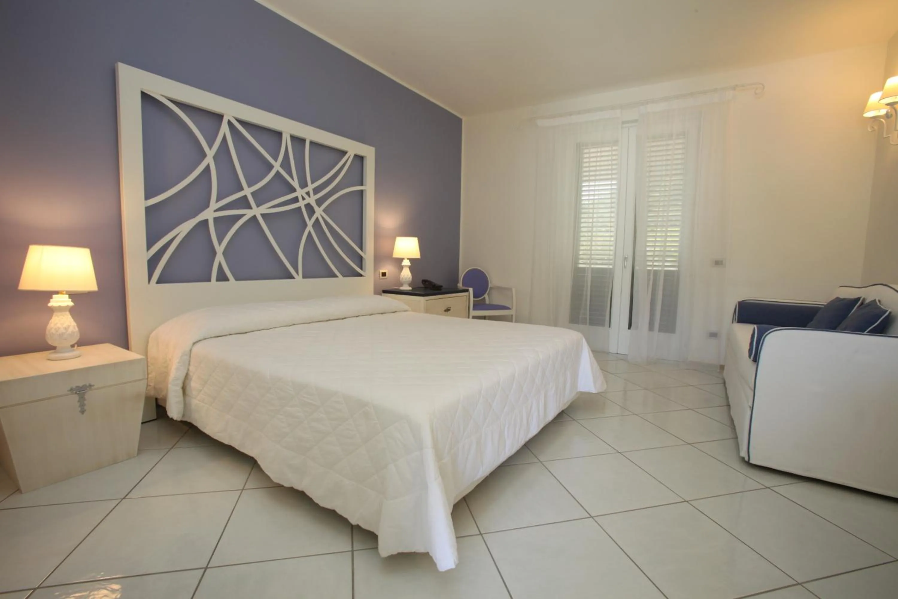 Comfort Triple Room in Hotel Mea - Aeolian Charme