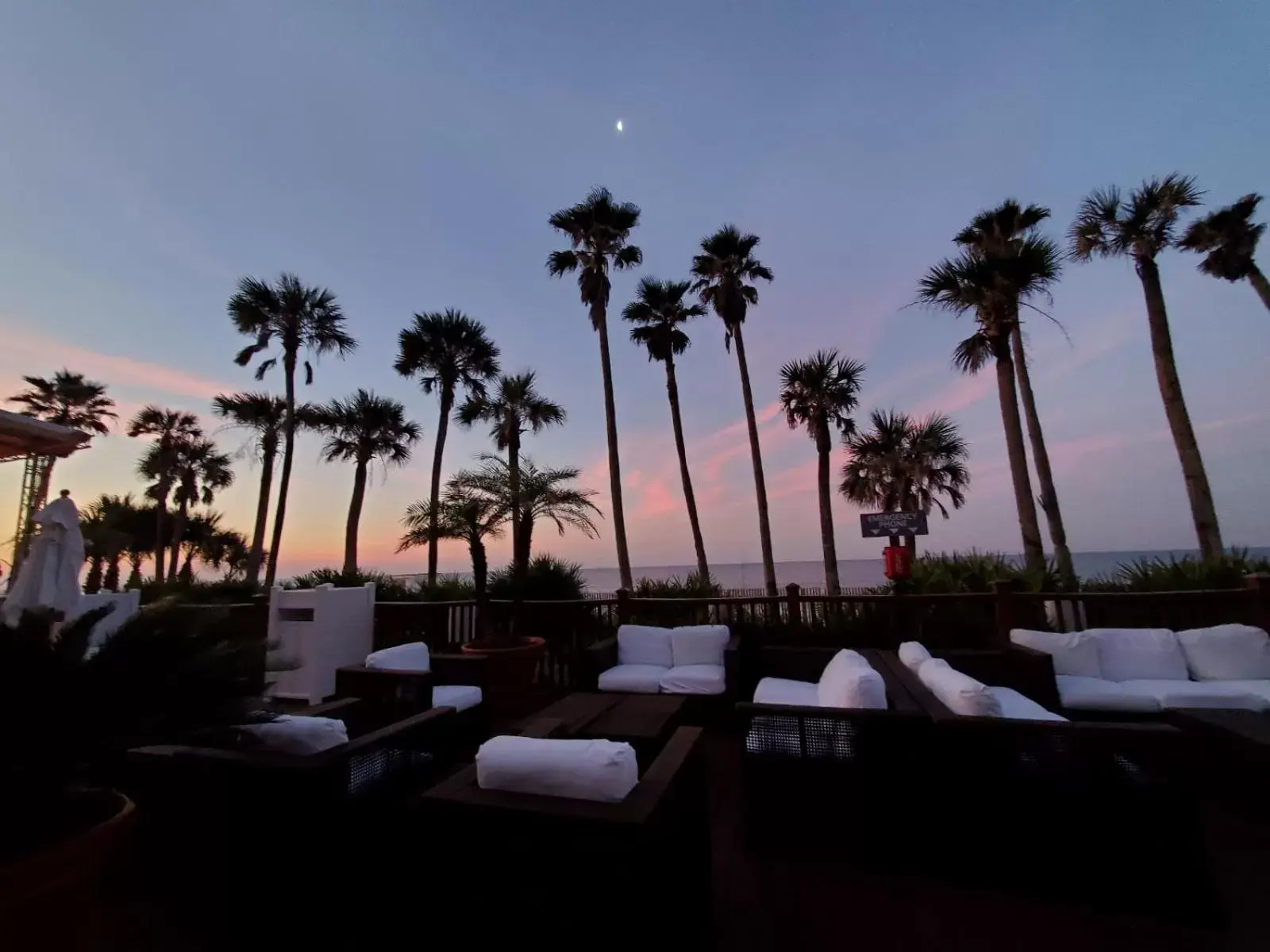 Seating area, Sunrise/Sunset in Holiday Inn Resort Panama City Beach - Beachfront, an IHG Hotel