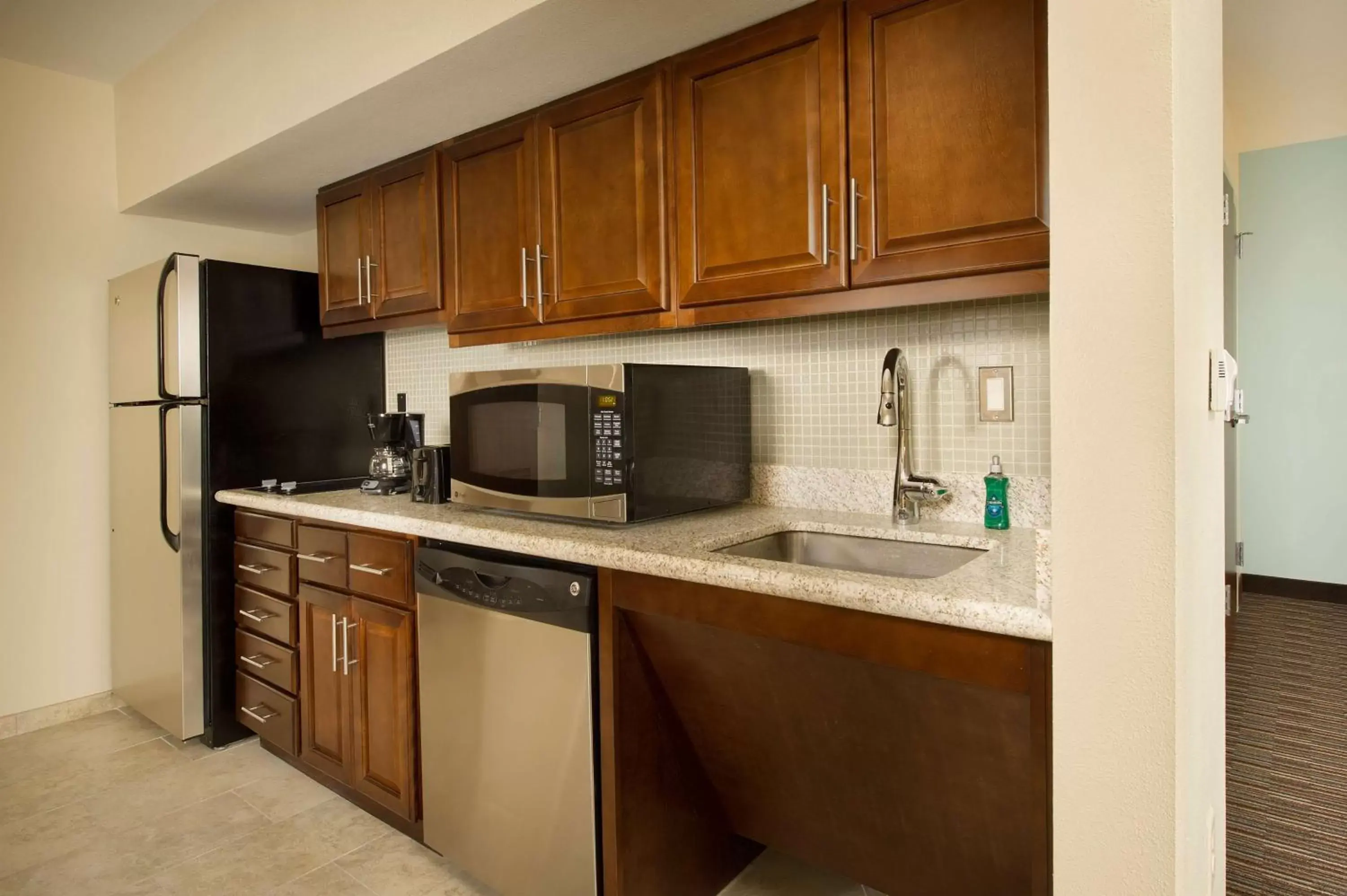 Kitchen or kitchenette, Kitchen/Kitchenette in Homewood Suites by Hilton Lackland AFB/SeaWorld, TX