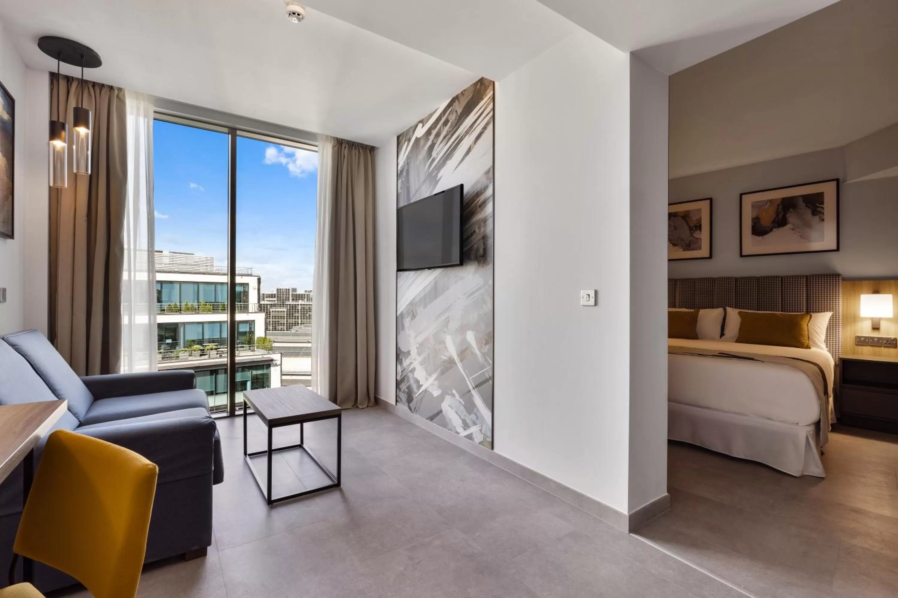 Photo of the whole room, Bed in Riu Plaza London Victoria