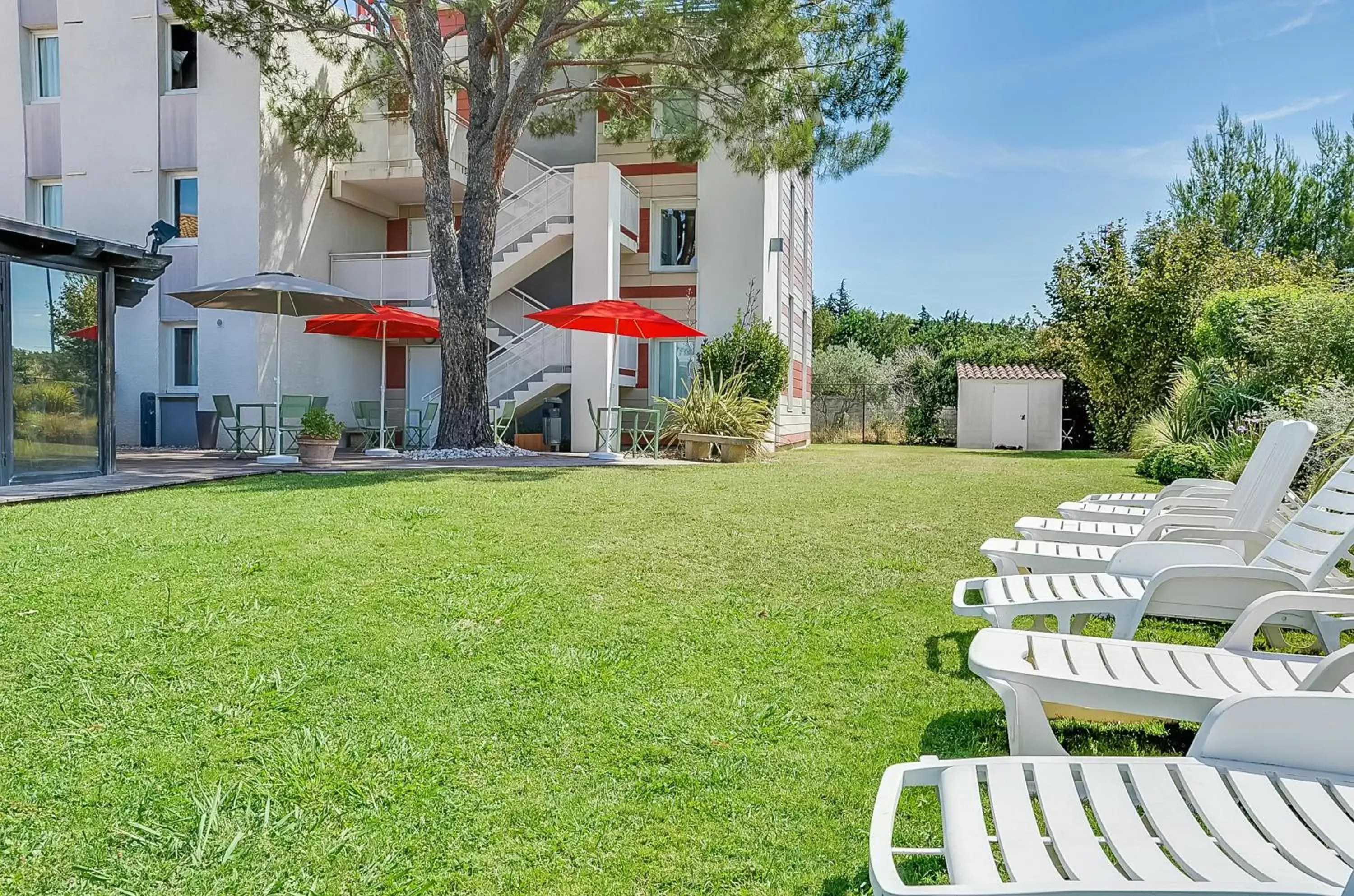 Garden in ibis Salon de Provence