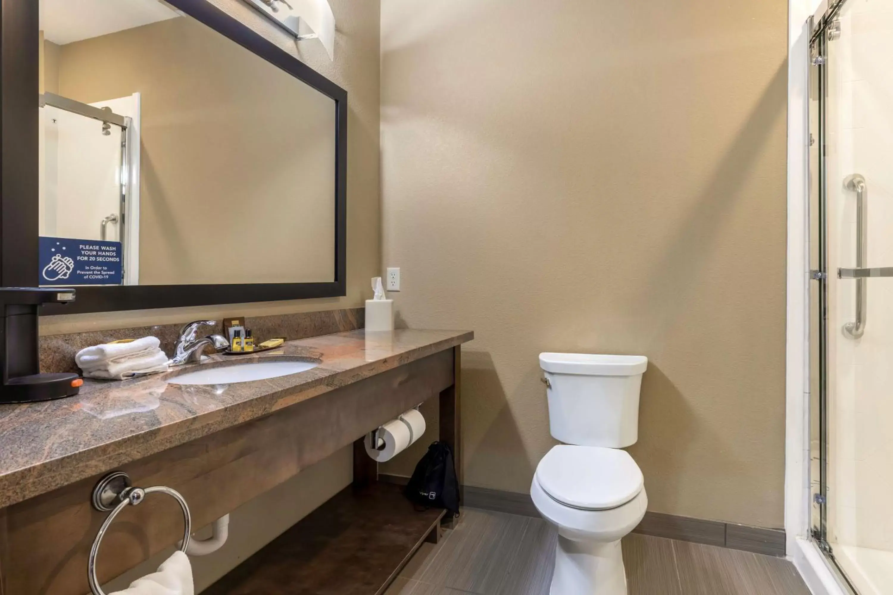 Bathroom in Best Western Plus Fort Stockton Hotel
