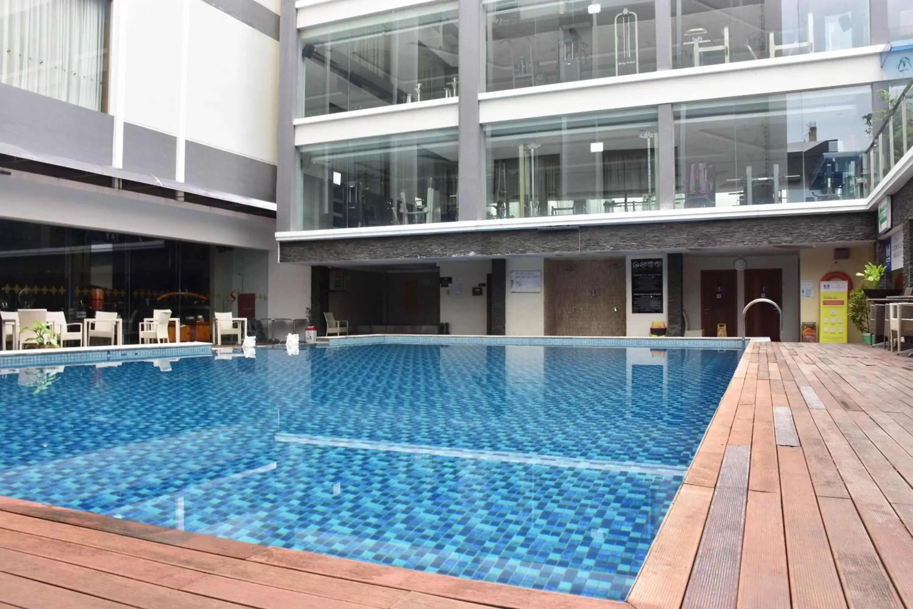 Swimming pool in Sahid Batam Center Hotel and Convention Swimming pool in Sahid Batam Center Hotel and Convention