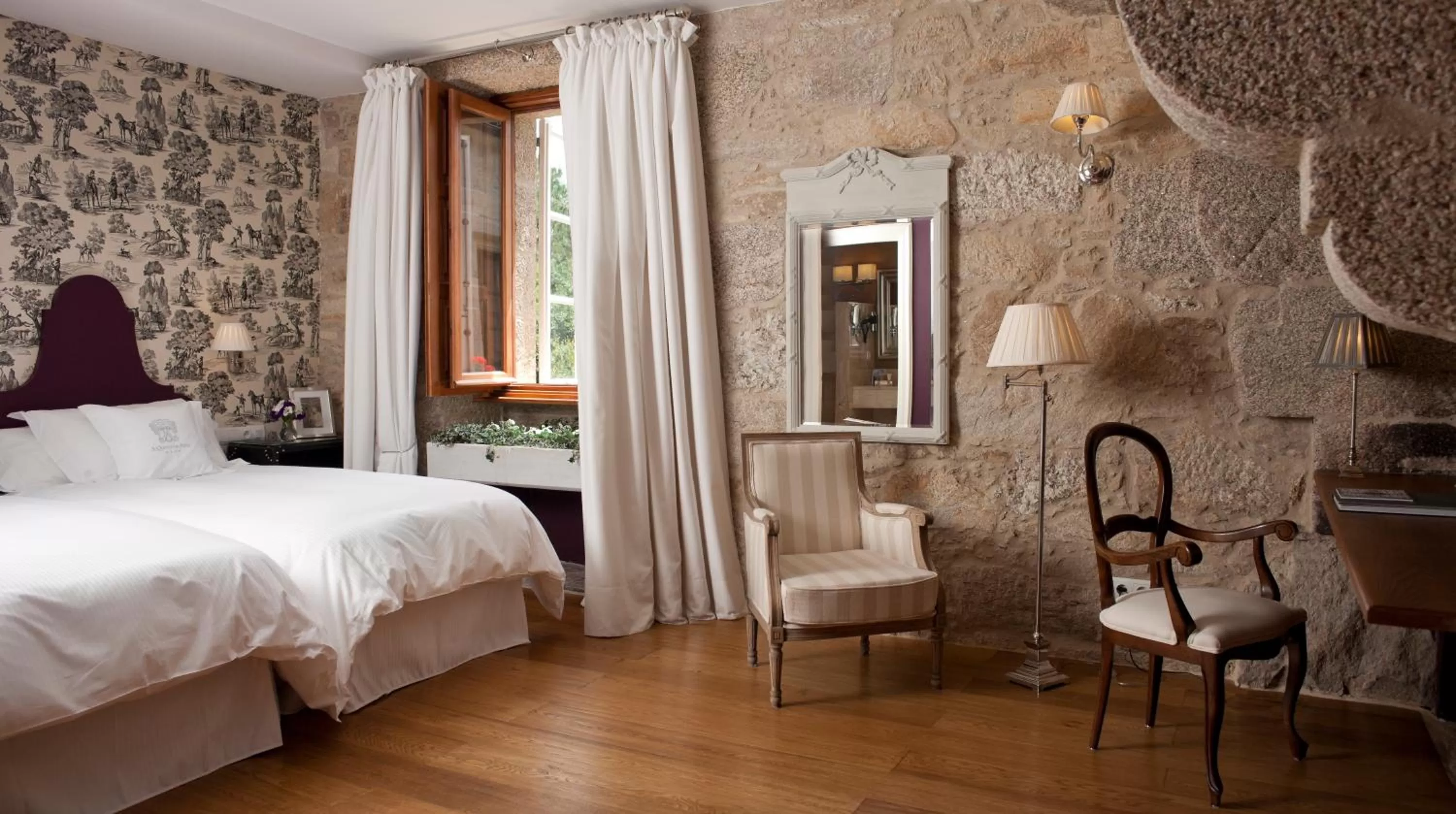 Bedroom, Bed in A Quinta Da Auga Hotel Spa Relais & Chateaux