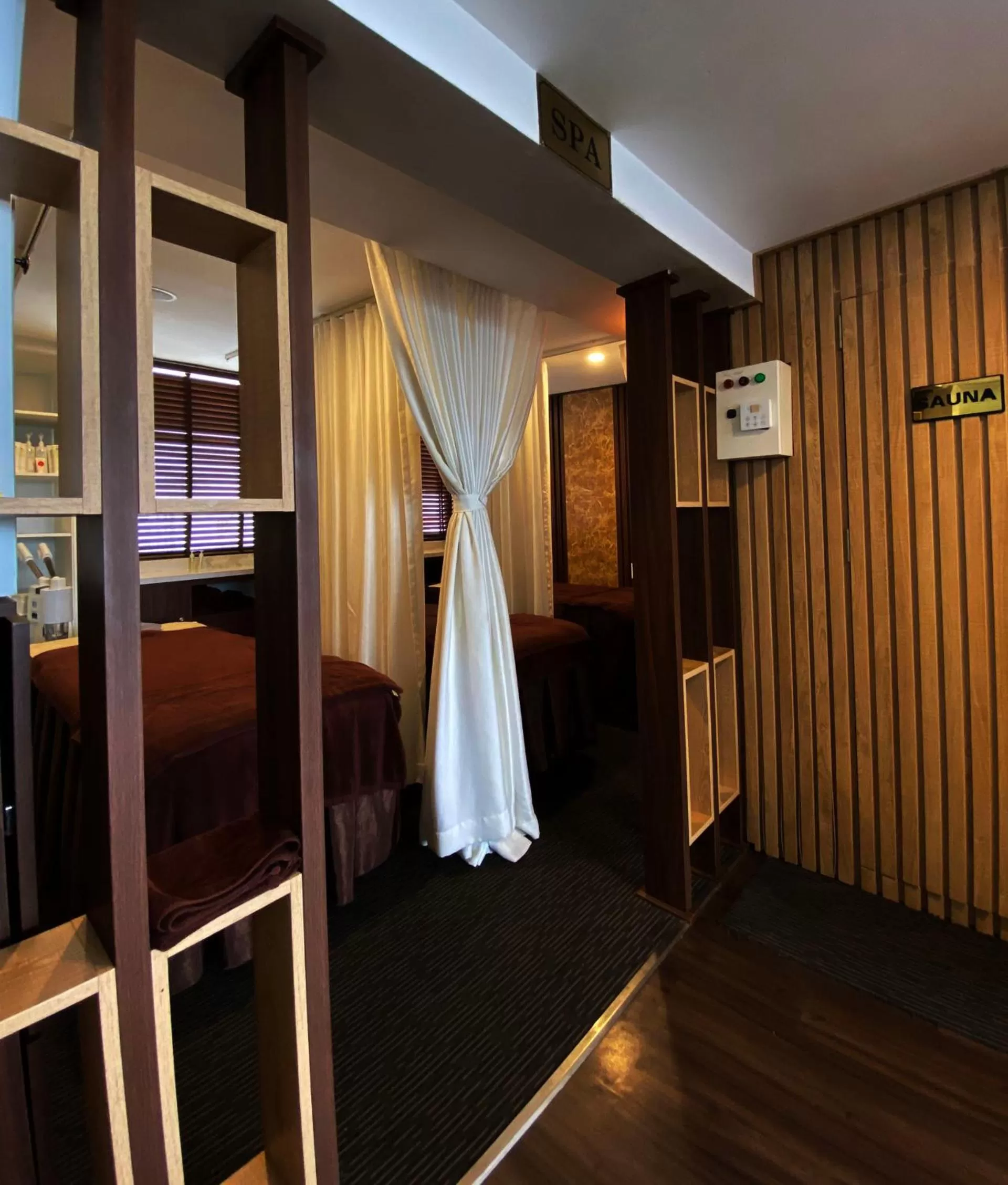 Spa and wellness centre/facilities, Bed in Flora Centre Hotel & Spa