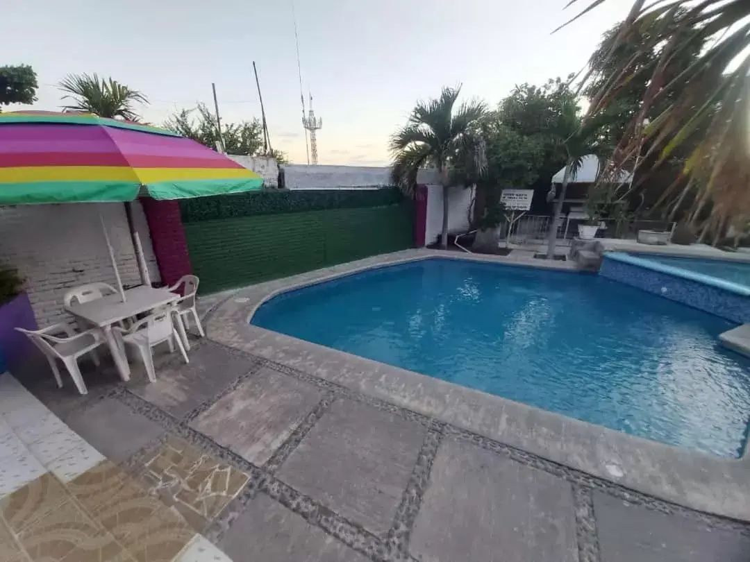 Swimming Pool in Hotel Ayalamar Manzanillo