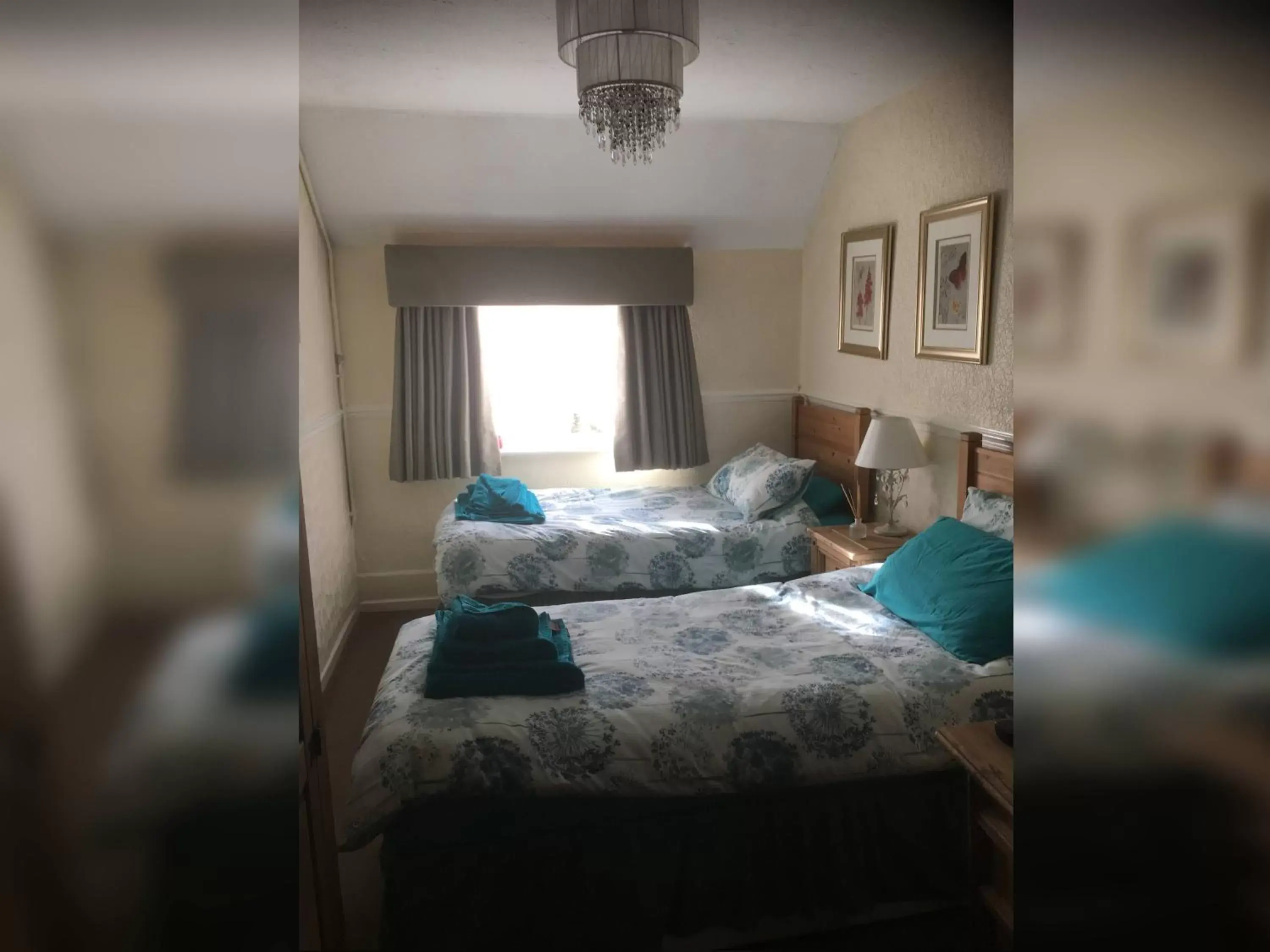 Bedroom, Bed in Ye Olde Robin Hood Inn