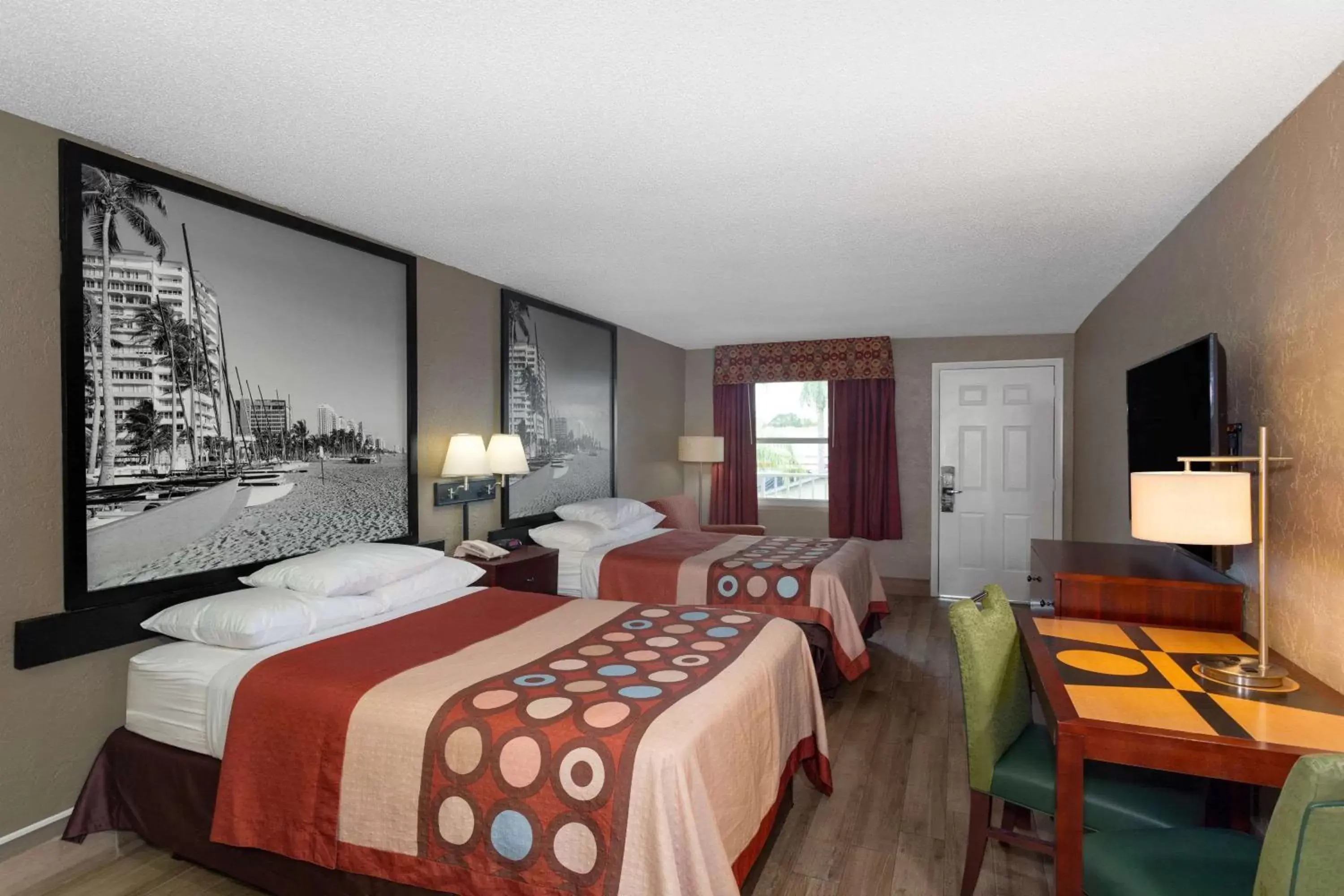 Photo of the whole room, Bed in Super 8 by Wyndham Bradenton Sarasota Area Photo of the whole room, Bed in Super 8 by Wyndham Bradenton Sarasota Area