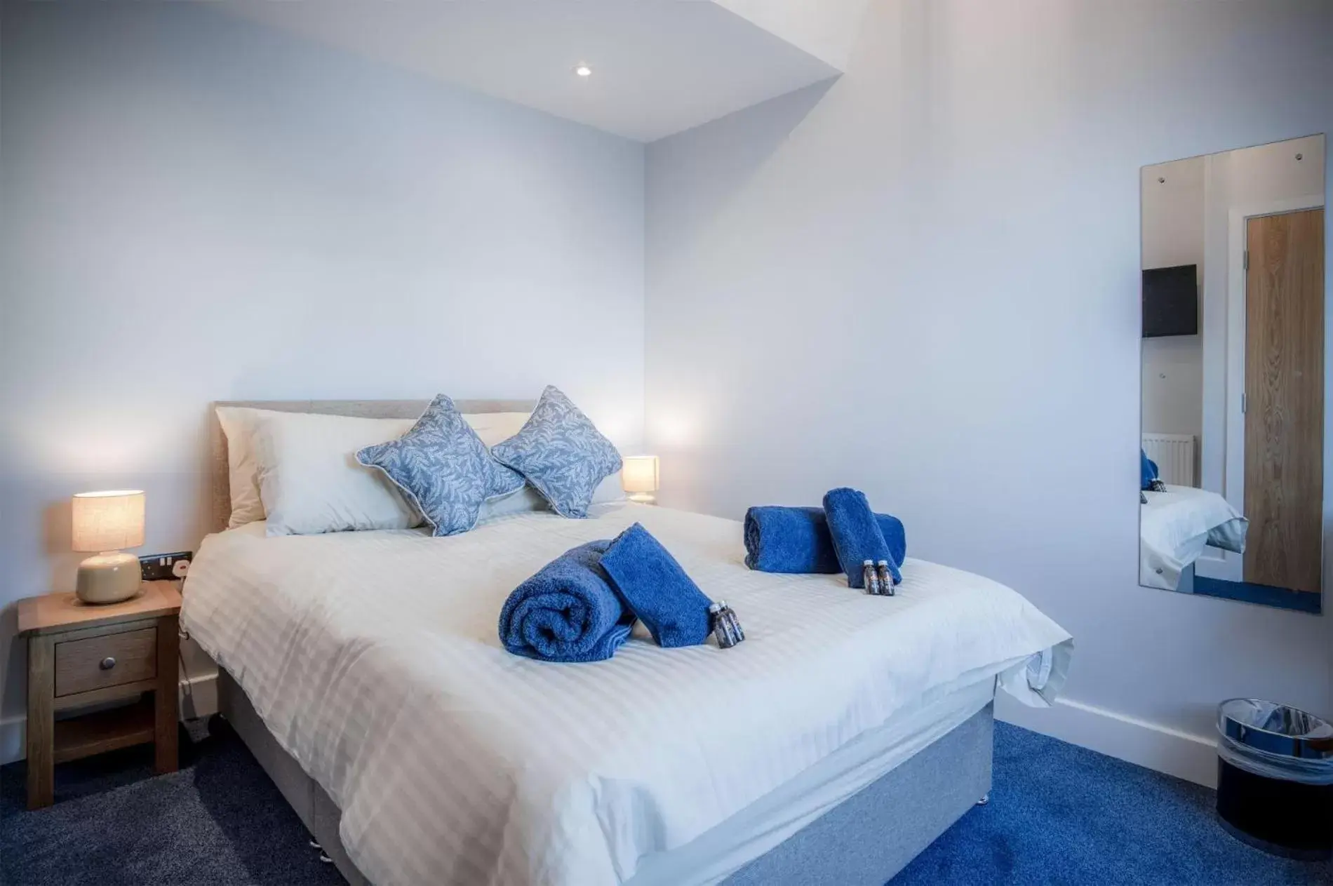 Floor plan, Bed in Ocean Cabins No 12 At The Square - Saundersfoot