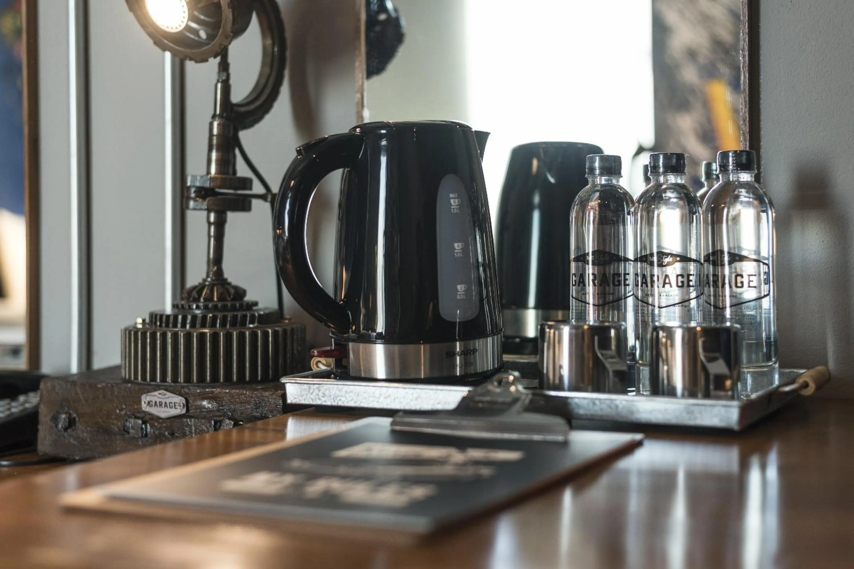Coffee/tea facilities in MeStyle Garage Hotel