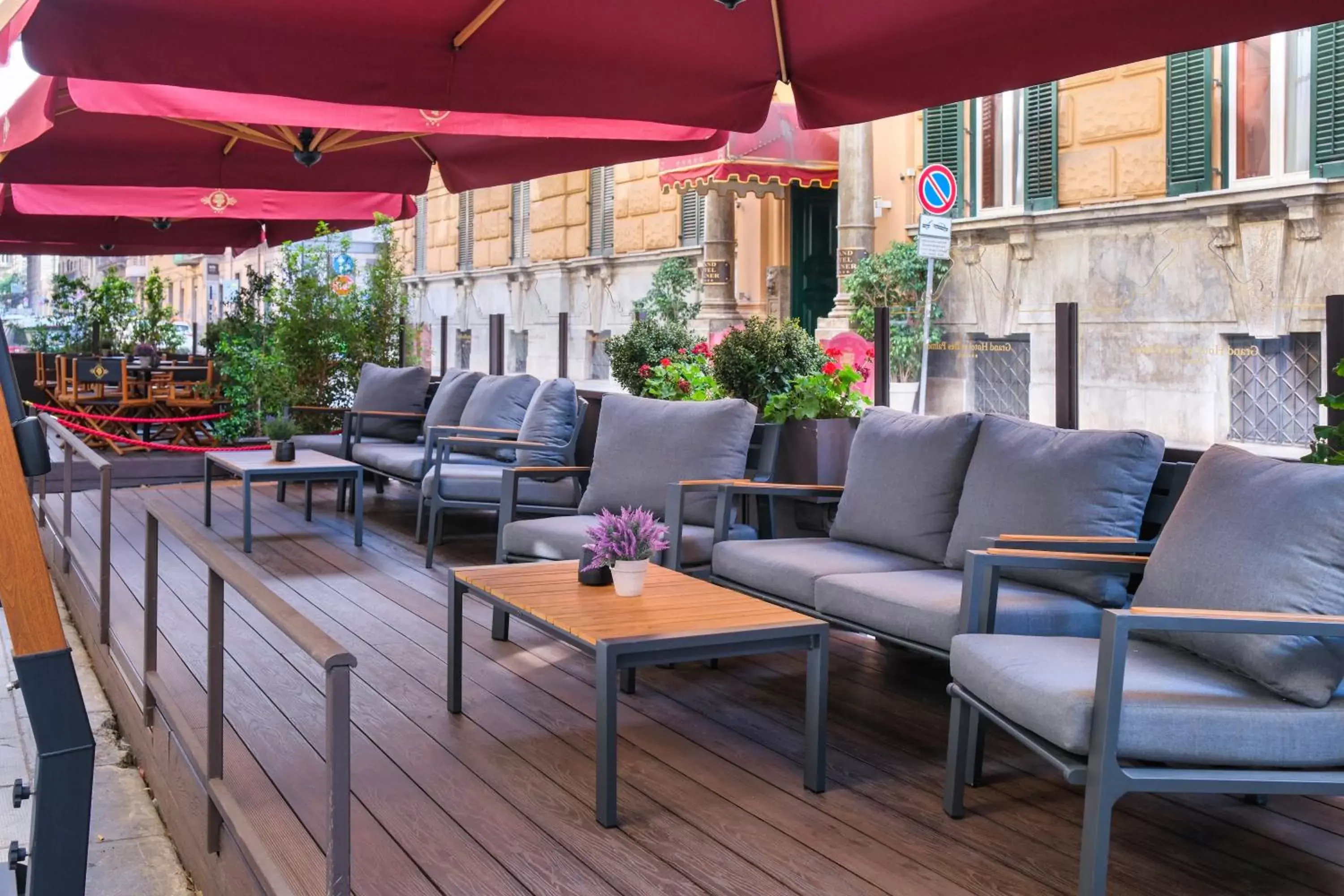 Lounge or bar in Grand Hotel Et Des Palmes