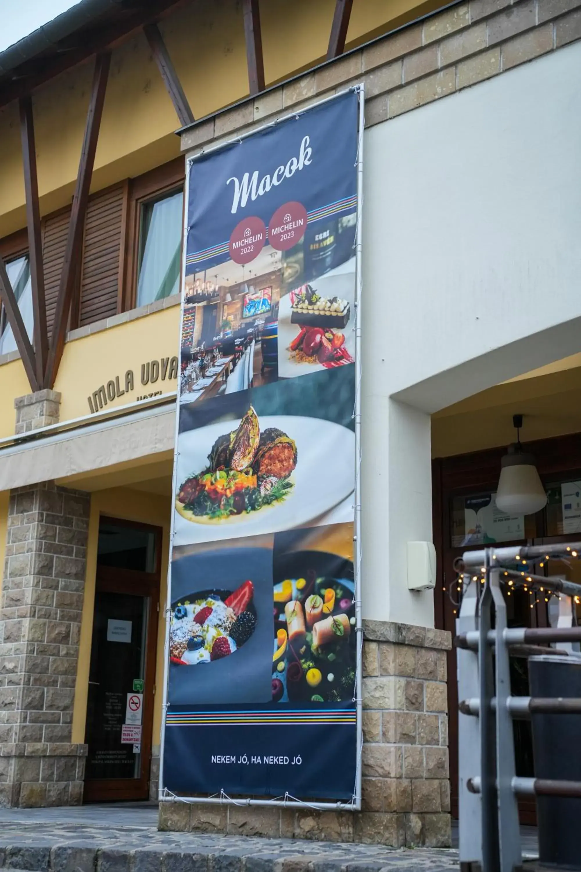 Restaurant/places to eat in Imola Udvarház Dessert Hotel