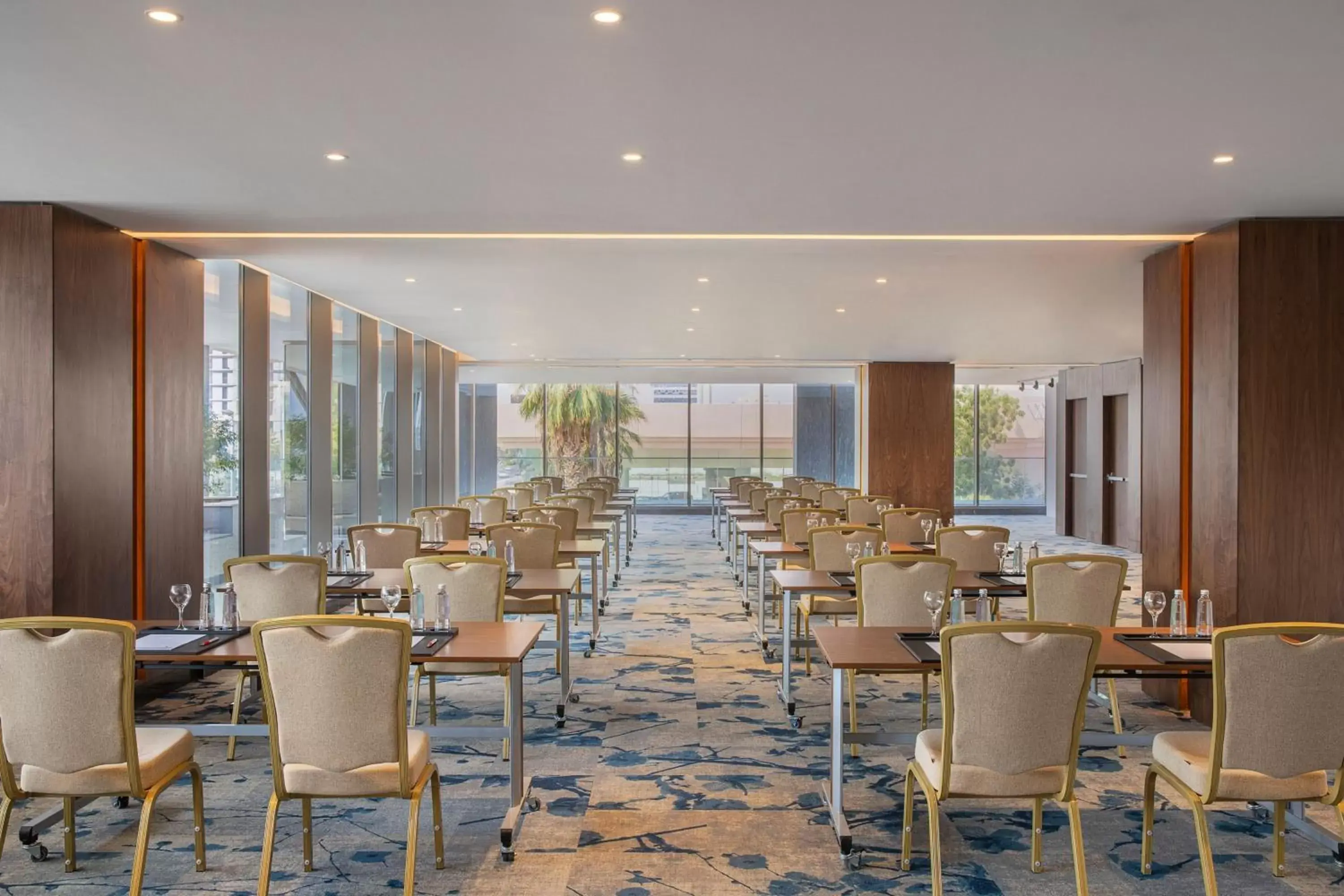 Meeting/conference room, Restaurant/Places to Eat in Jeddah Marriott Hotel Madinah Road