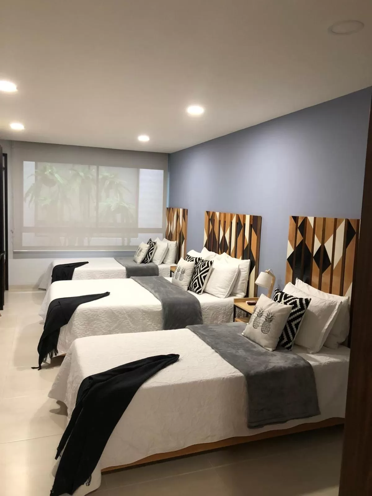 Photo of the whole room, Bed in Kapital Suites